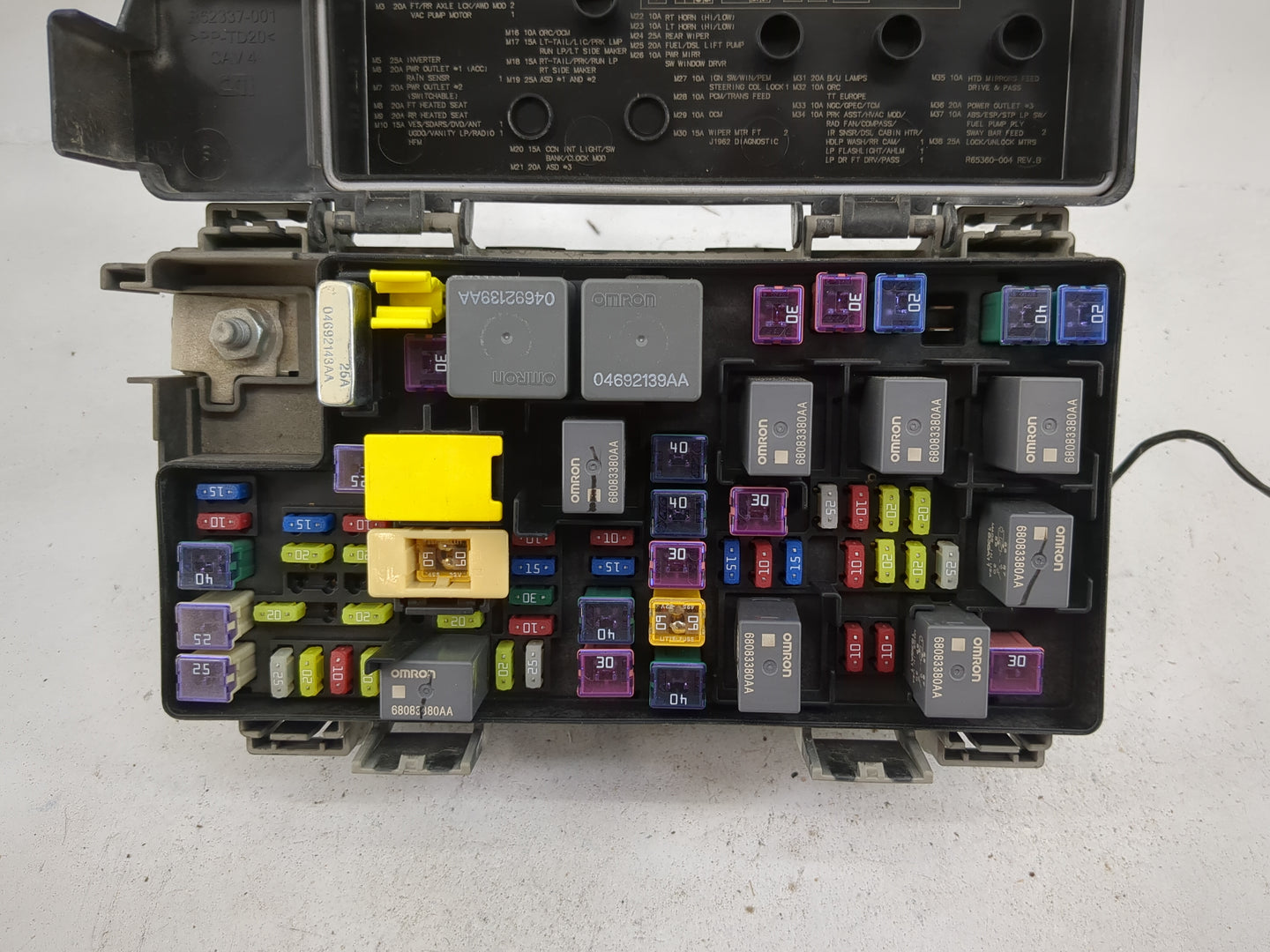 2016 Dodge Caravan Fusebox Fuse Box Panel Relay Module P/N:R62337-001 04692139AA, 68083380AA, 04692143AA Fits OEM Used Auto 