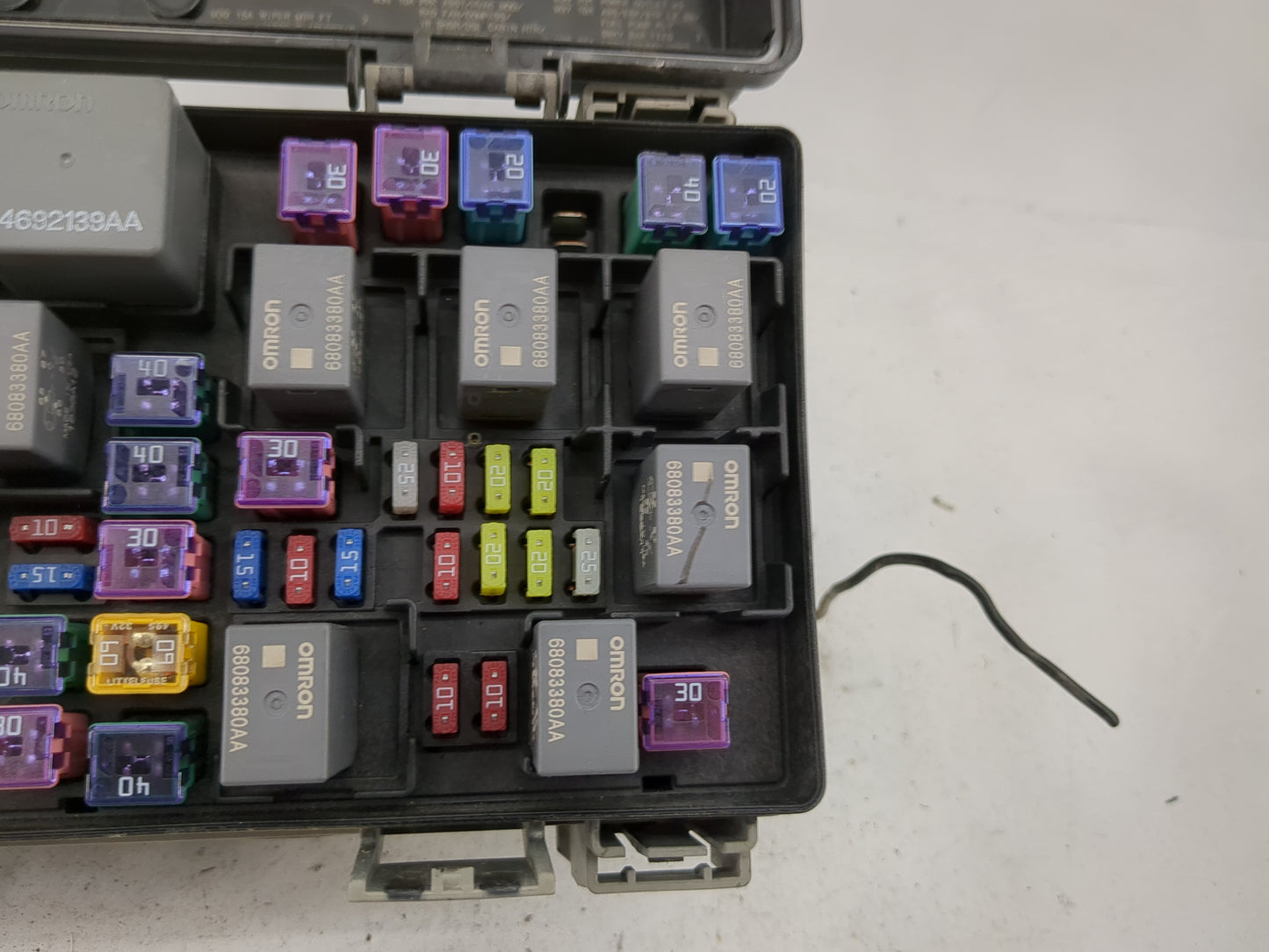 2016 Dodge Caravan Fusebox Fuse Box Panel Relay Module P/N:R62337-001 04692139AA, 68083380AA, 04692143AA Fits OEM Used Auto 