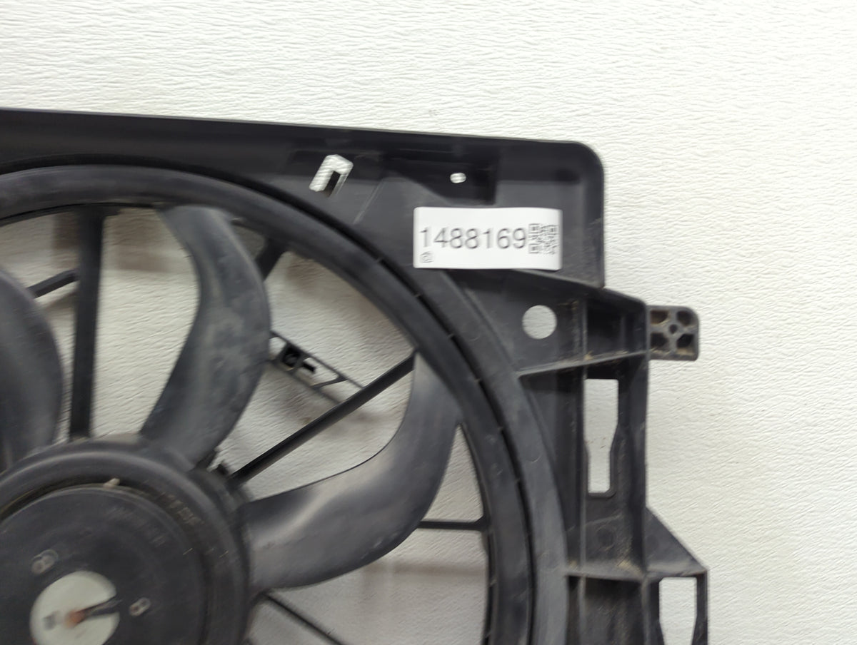2016 Dodge Caravan Electric Radiator Cooling Fan Motor Assembly P/N:05005144AN T144AN31051318 Fits OEM Used Auto Parts - Oem