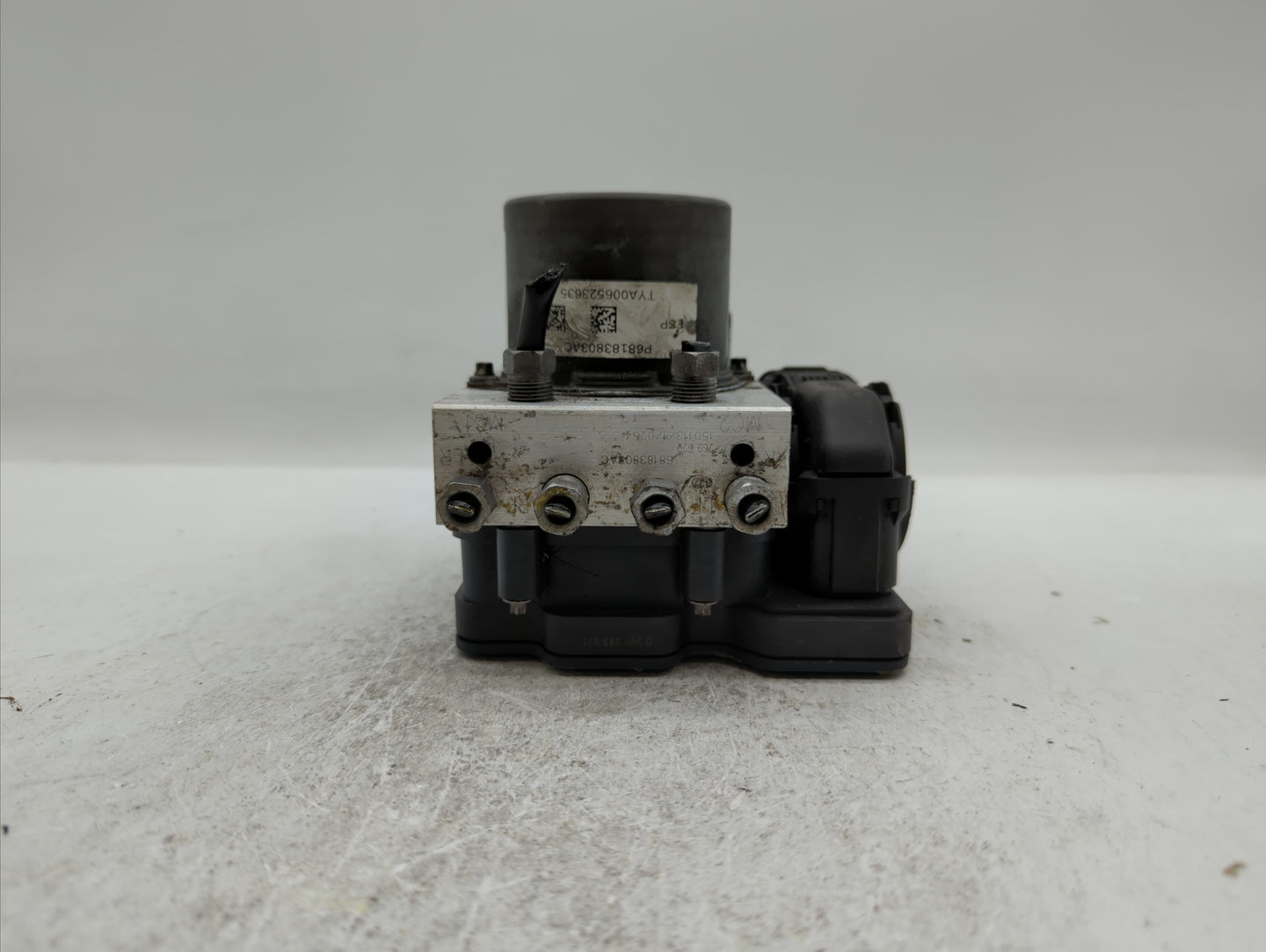 2016 Dodge Caravan ABS Pump Control Module Replacement P/N:68183803AC P68183803AC, 68443867AA Fits Fits 2015 2017 2018 OEM U