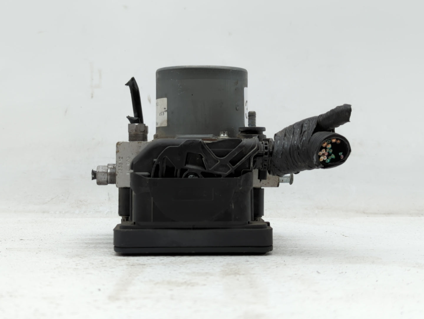 2016 Dodge Caravan ABS Pump Control Module Replacement P/N:P68183803AD 68183803AD Fits Fits 2015 2017 2018 OEM Used Auto Par