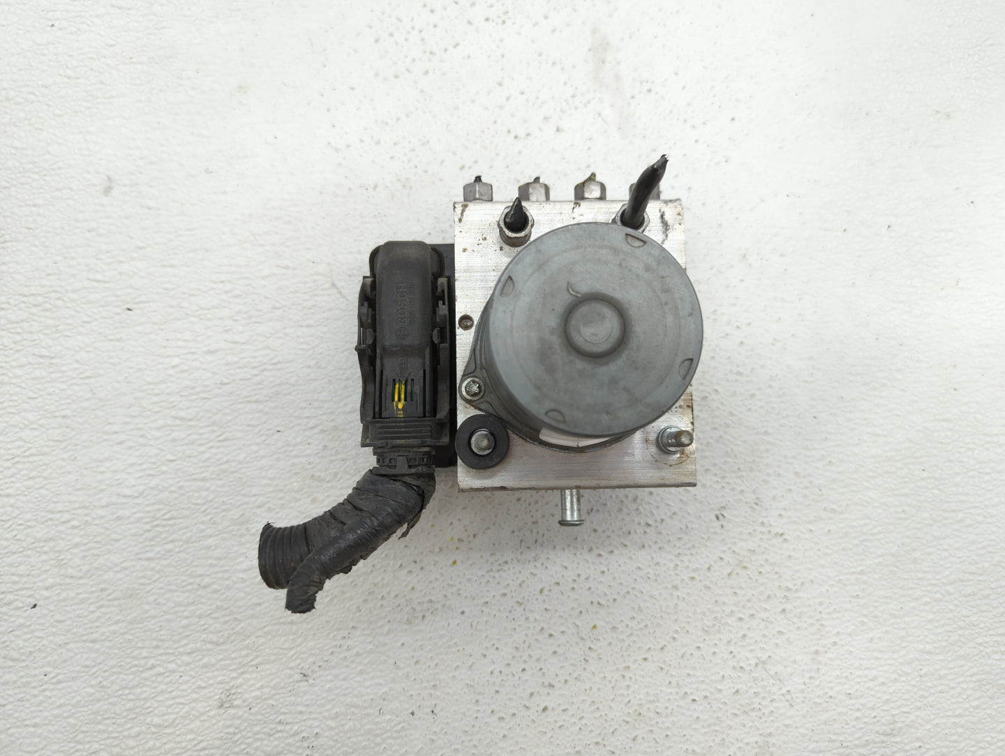 2016 Dodge Caravan ABS Pump Control Module Replacement P/N:P68183803AD 68183803AD Fits Fits 2015 2017 2018 OEM Used Auto Par