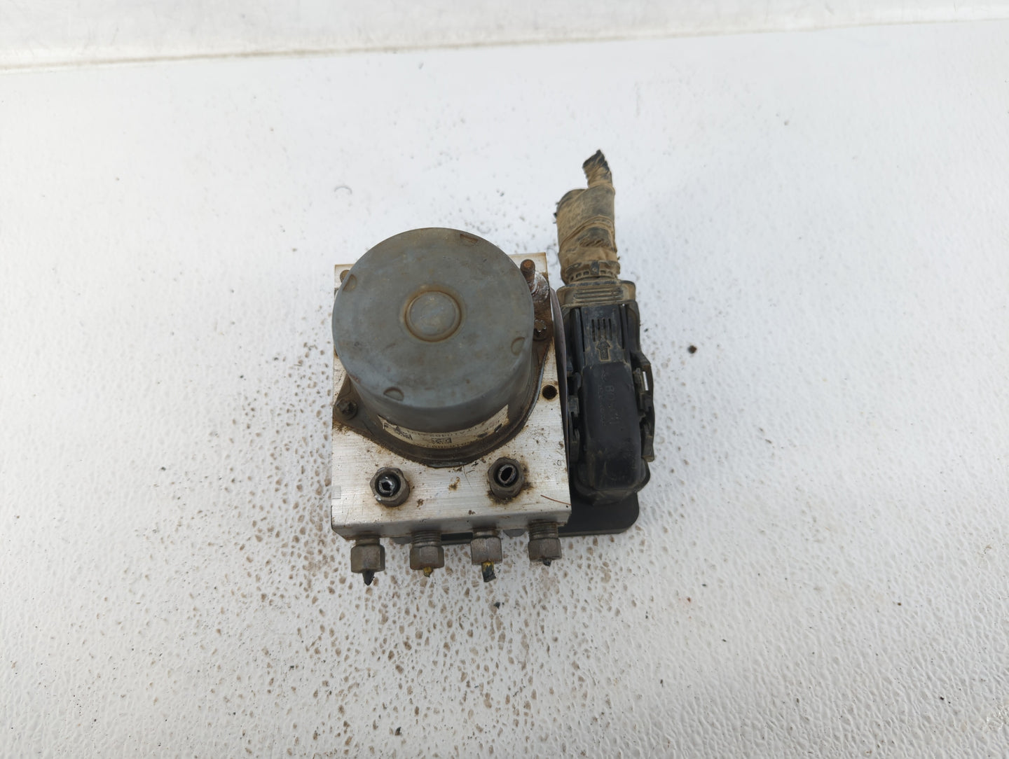 2016 Dodge Caravan ABS Pump Control Module Replacement P/N:P68443867AA Fits Fits 2015 2017 2018 2019 2020 OEM Used Auto Part