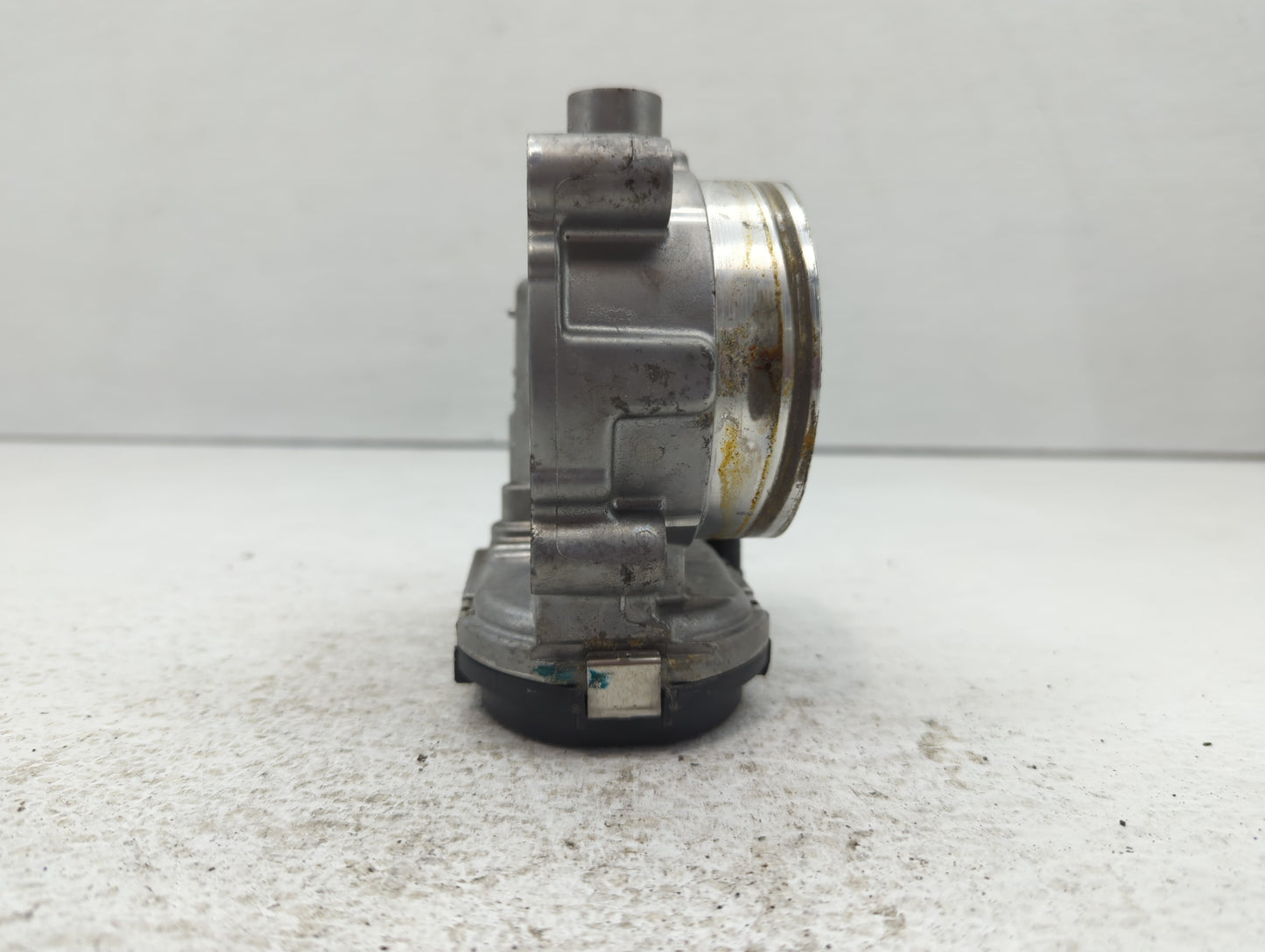 2016 Dodge Caravan Throttle Body P/N:05184349AC Fits Fits 2011 2012 2013 2014 2015 2017 2018 2019 2020 2021 2022 OEM Used Au
