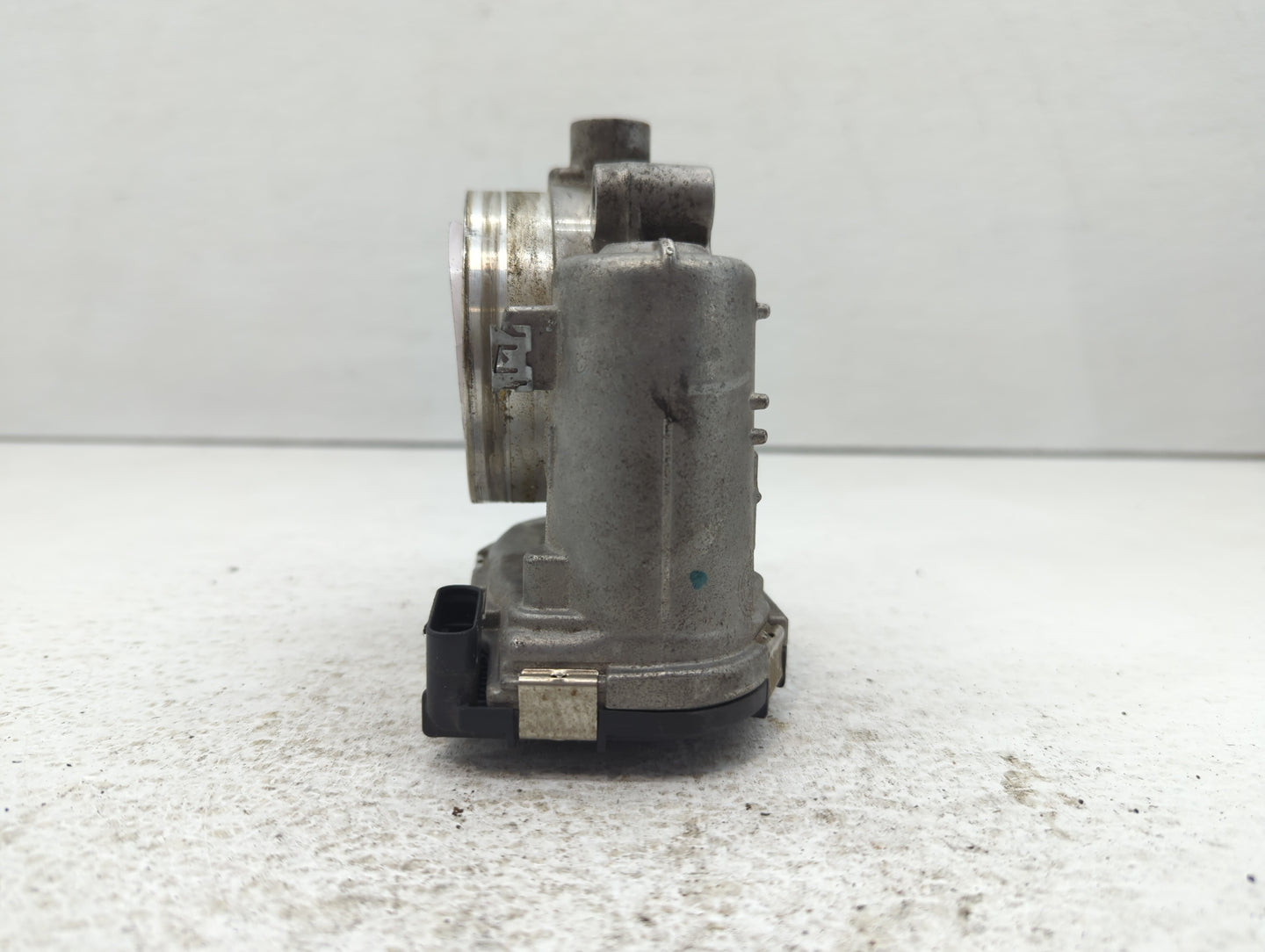 2016 Dodge Caravan Throttle Body P/N:05184349AC Fits Fits 2011 2012 2013 2014 2015 2017 2018 2019 2020 2021 2022 OEM Used Au