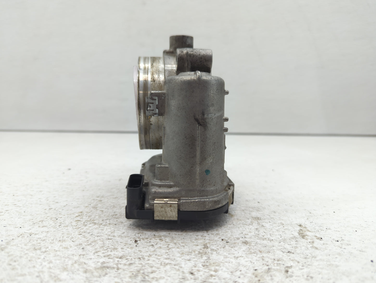 2016 Dodge Caravan Throttle Body P/N:05184349AC Fits Fits 2011 2012 2013 2014 2015 2017 2018 2019 2020 2021 2022 OEM Used Au