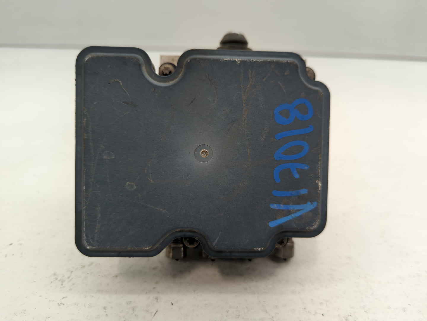 2016 Dodge Caravan ABS Pump Control Module Replacement P/N:P68183803AC Fits Fits 2015 2017 2018 2019 2020 OEM Used Auto Part