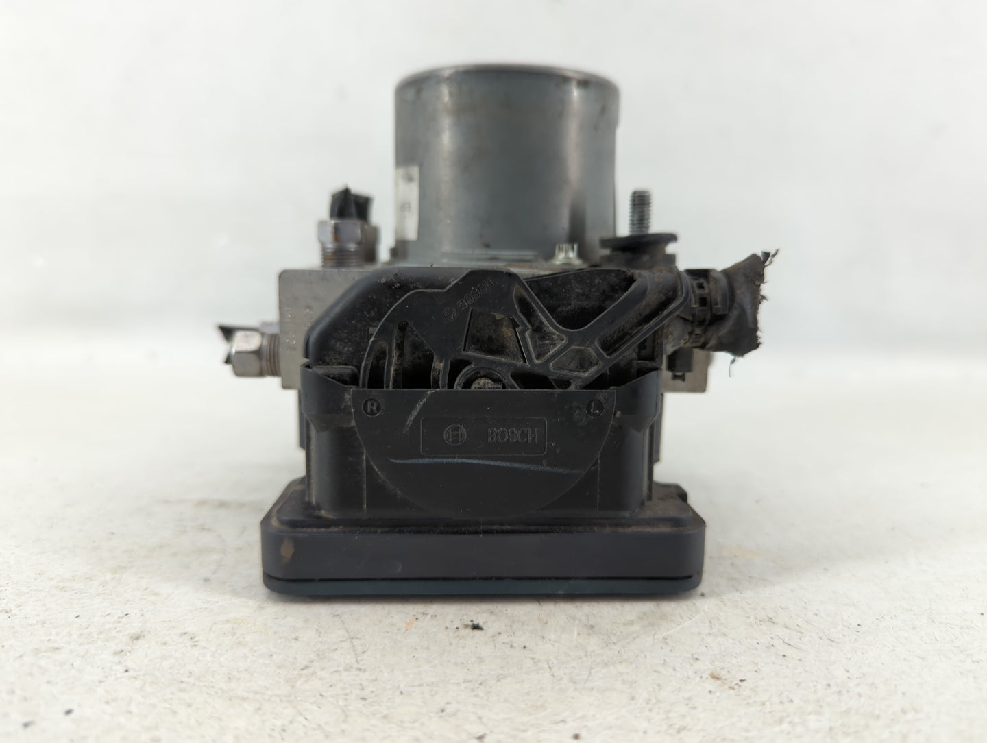 2016 Dodge Caravan ABS Pump Control Module Replacement P/N:P68183803AC Fits Fits 2015 2017 2018 2019 2020 OEM Used Auto Part