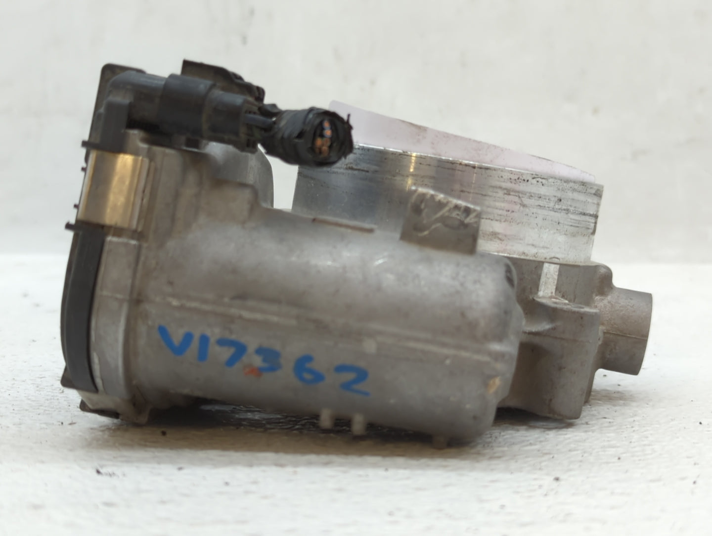 2016 Dodge Caravan Throttle Body P/N:05184349AC Fits Fits 2011 2012 2013 2014 2015 2017 2018 2019 2020 2021 2022 OEM Used Au