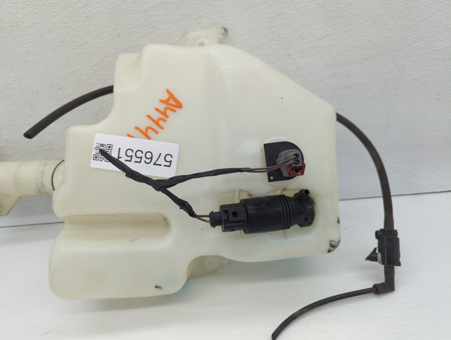 Dodge Caravan Windshield Washer Fluid Reservoir Bottle Oem - Oemusedautoparts1.com