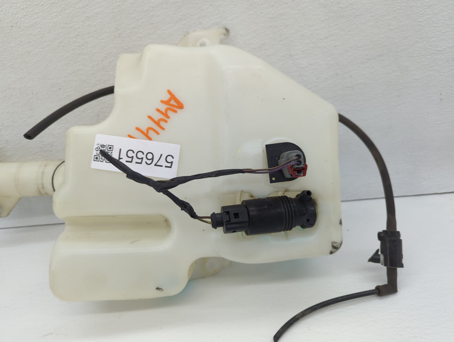 Dodge Caravan Windshield Washer Fluid Reservoir Bottle Oem - Oemusedautoparts1.com