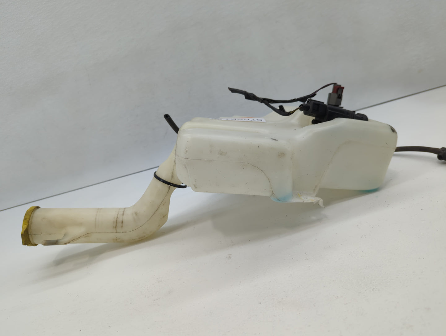 Dodge Caravan Windshield Washer Fluid Reservoir Bottle Oem - Oemusedautoparts1.com