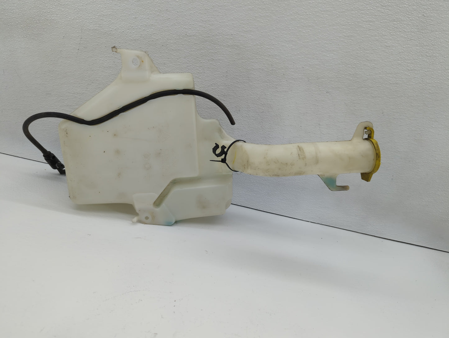Dodge Caravan Windshield Washer Fluid Reservoir Bottle Oem - Oemusedautoparts1.com