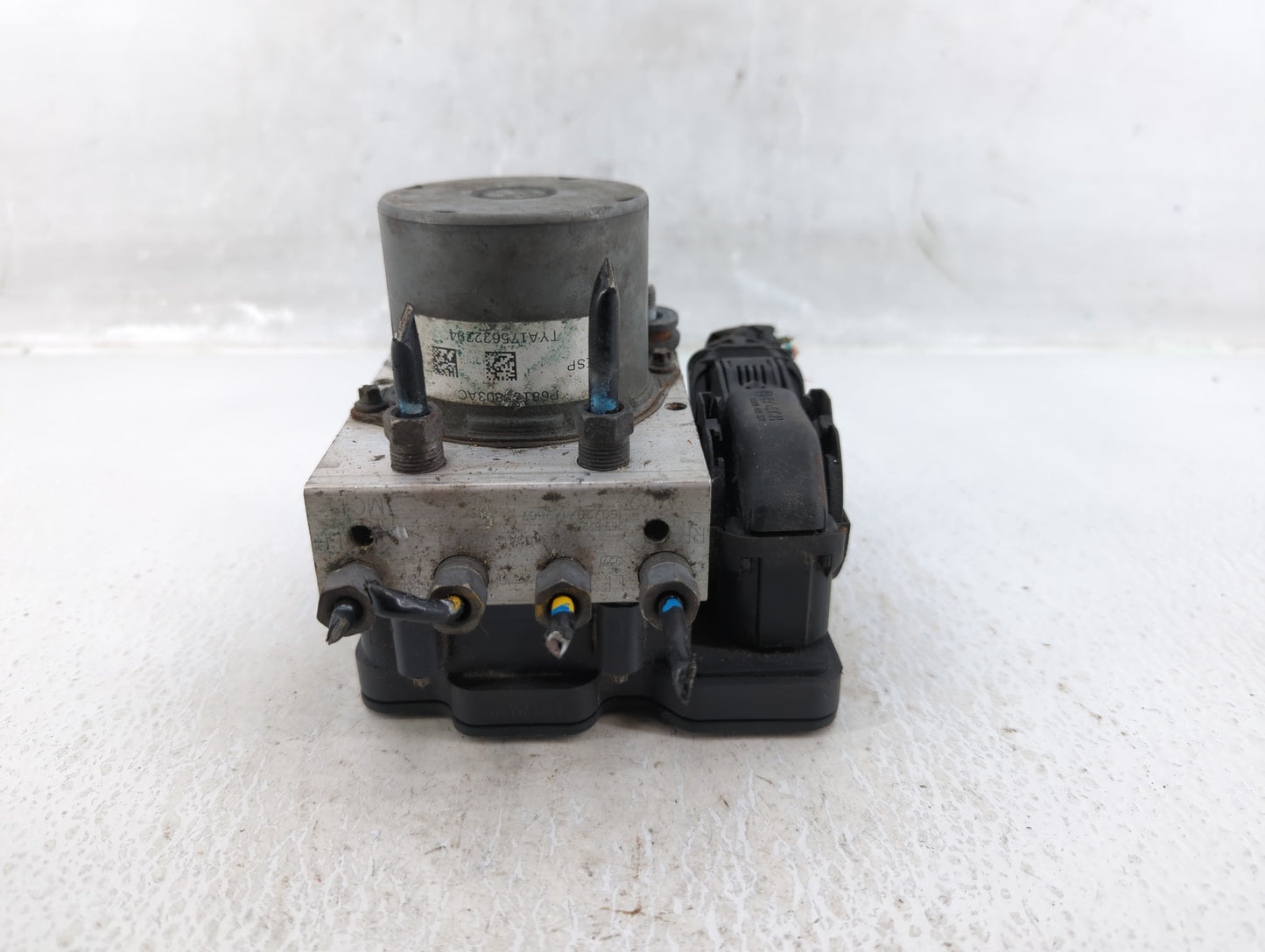 2016 Dodge Caravan ABS Pump Control Module Replacement P/N:P681 TYA175622294 Fits Fits 2015 2017 2018 2019 2020 OEM Used Aut