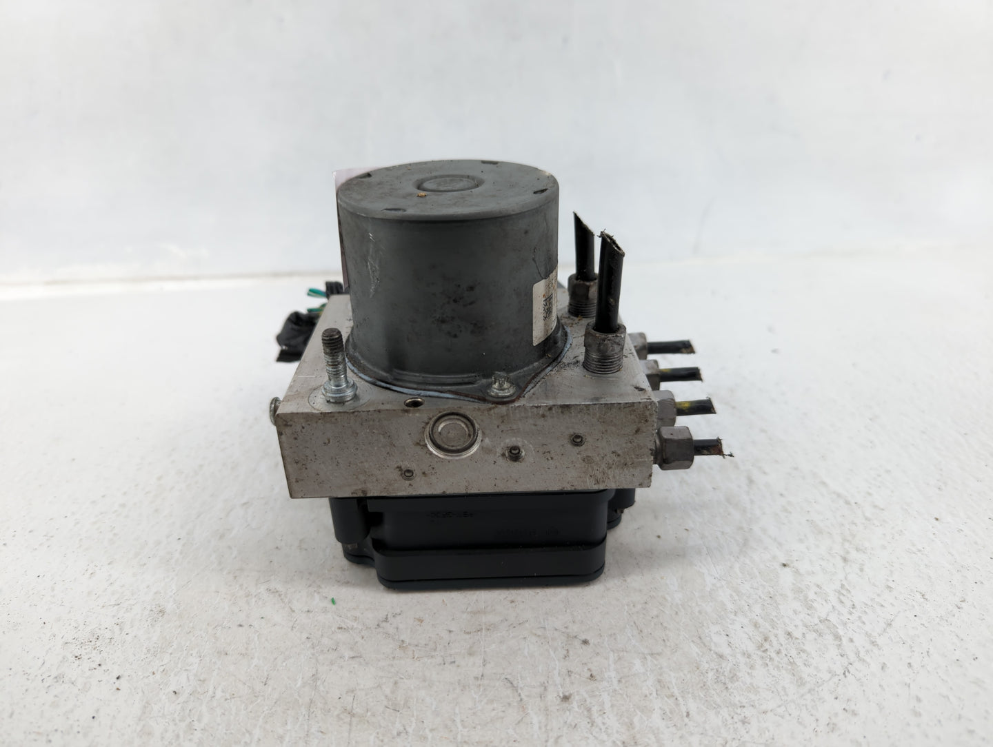 2016 Dodge Caravan ABS Pump Control Module Replacement P/N:P68183803AC Fits Fits 2015 2017 2018 2019 2020 OEM Used Auto Part