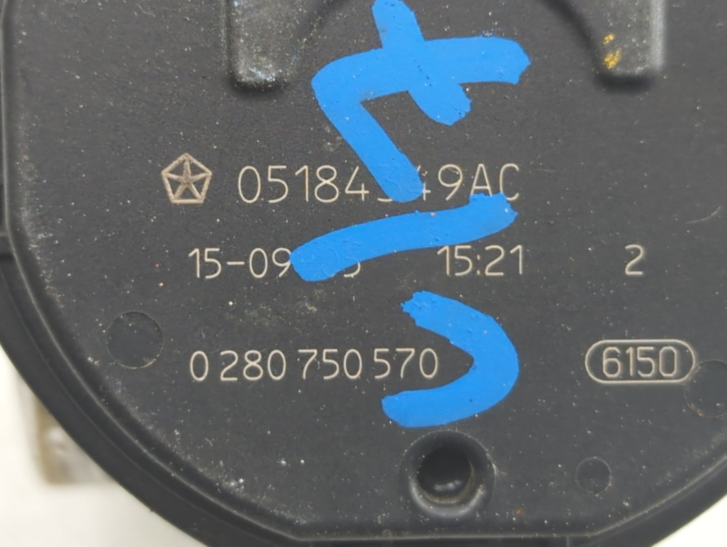 2016 Dodge Caravan Throttle Body P/N:05184349AC Fits Fits 2011 2012 2013 2014 2015 2017 2018 2019 2020 2021 2022 OEM Used Au