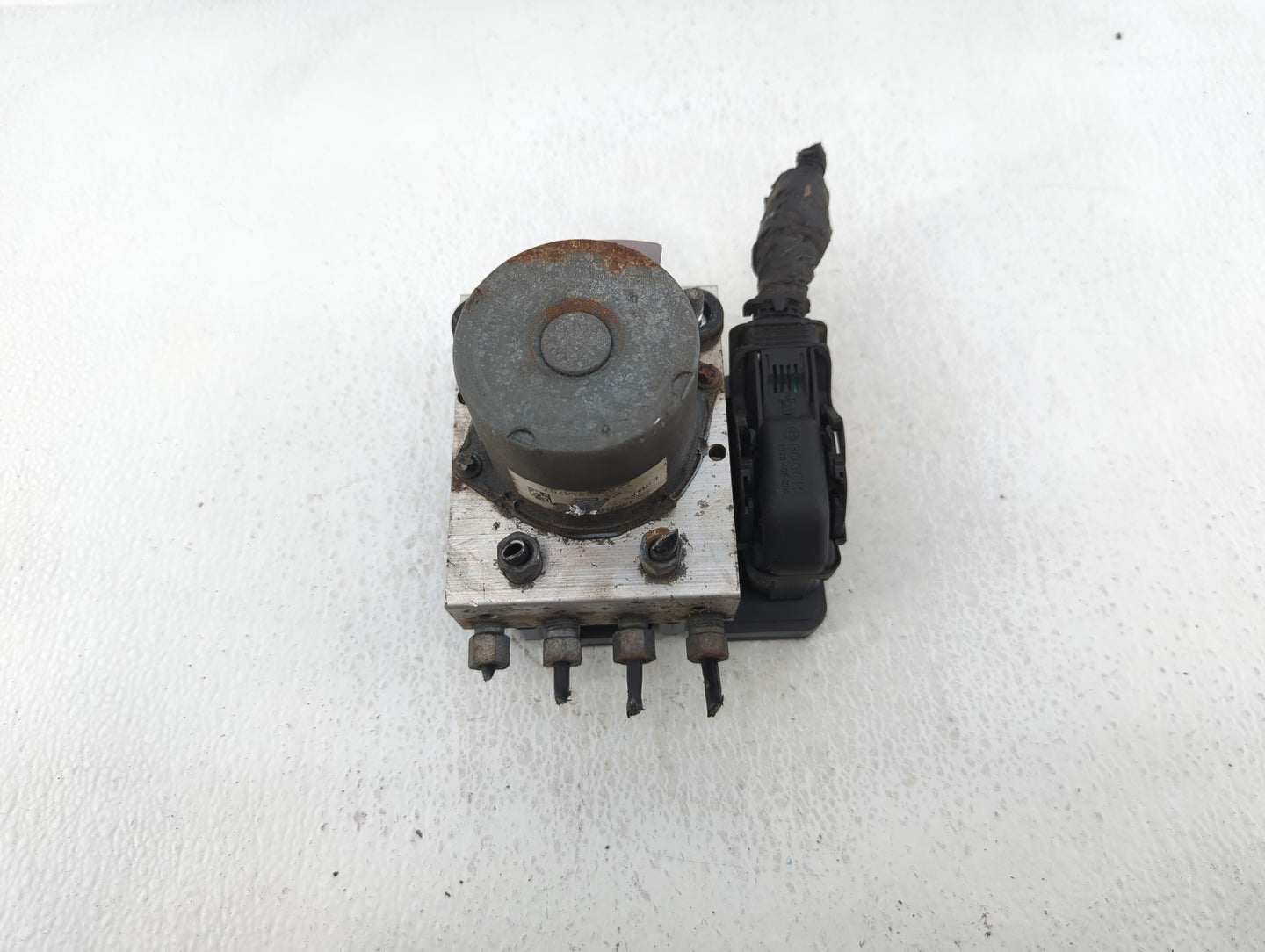 2016 Dodge Caravan ABS Pump Control Module Replacement P/N:P68183803AC Fits Fits 2015 2017 2018 2019 2020 OEM Used Auto Part