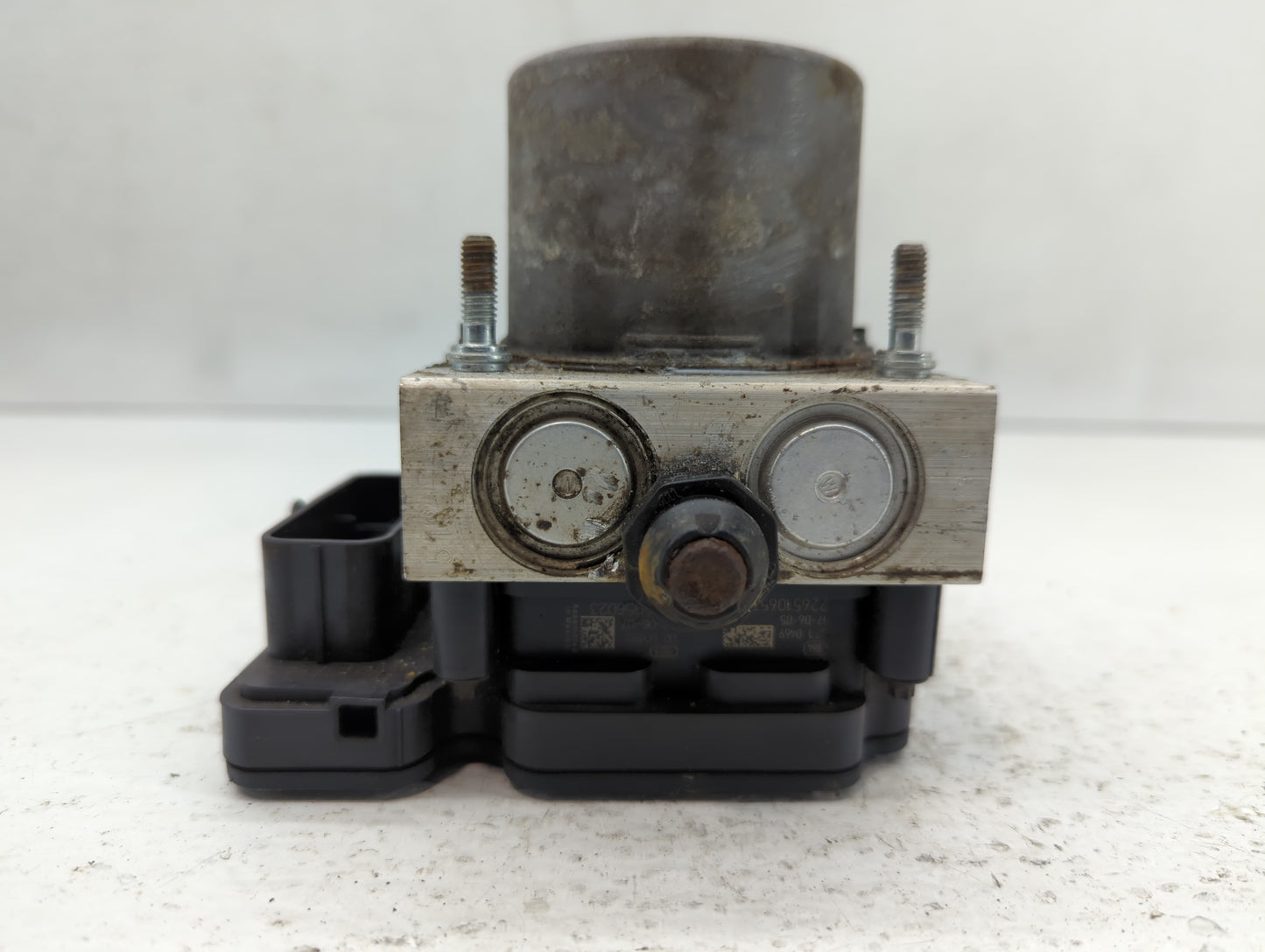 2016 Dodge Caravan ABS Pump Control Module Replacement P/N:P68183803AC Fits Fits 2015 2017 2018 2019 2020 OEM Used Auto Part