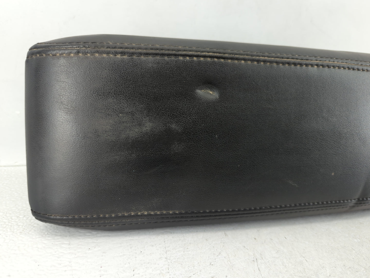 2016 Dodge Caravan Center Console Armrest Cover Lid Black - Oemusedautoparts1.com