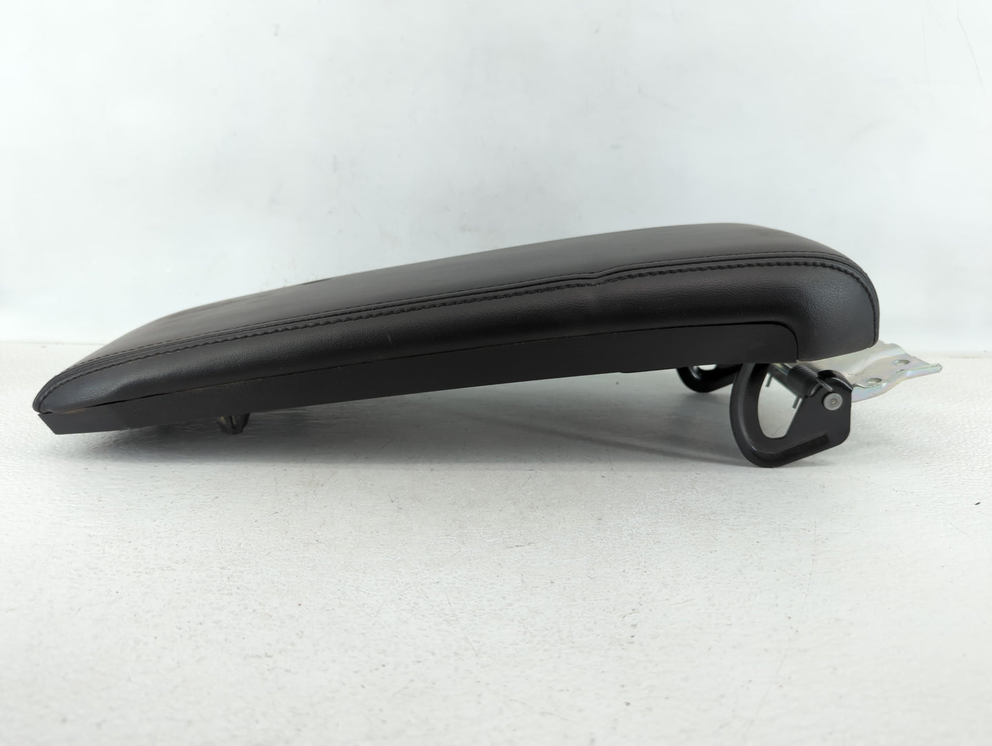 2016 Dodge Caravan Center Console Armrest Cover Lid Black - Oemusedautoparts1.com