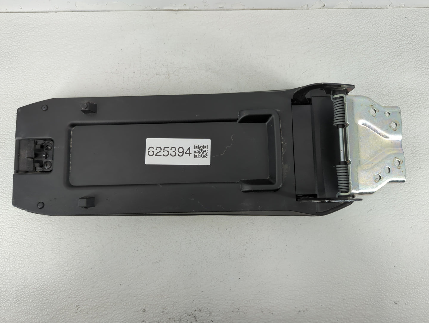 2016 Dodge Caravan Center Console Armrest Cover Lid Black - Oemusedautoparts1.com