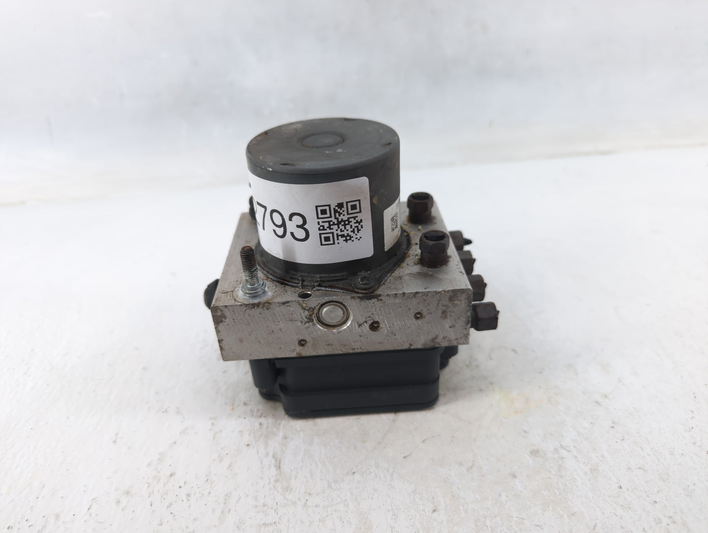 2016 Dodge Caravan ABS Pump Control Module Replacement P/N:P68183803AC Fits Fits 2015 2017 2018 2019 2020 OEM Used Auto Part