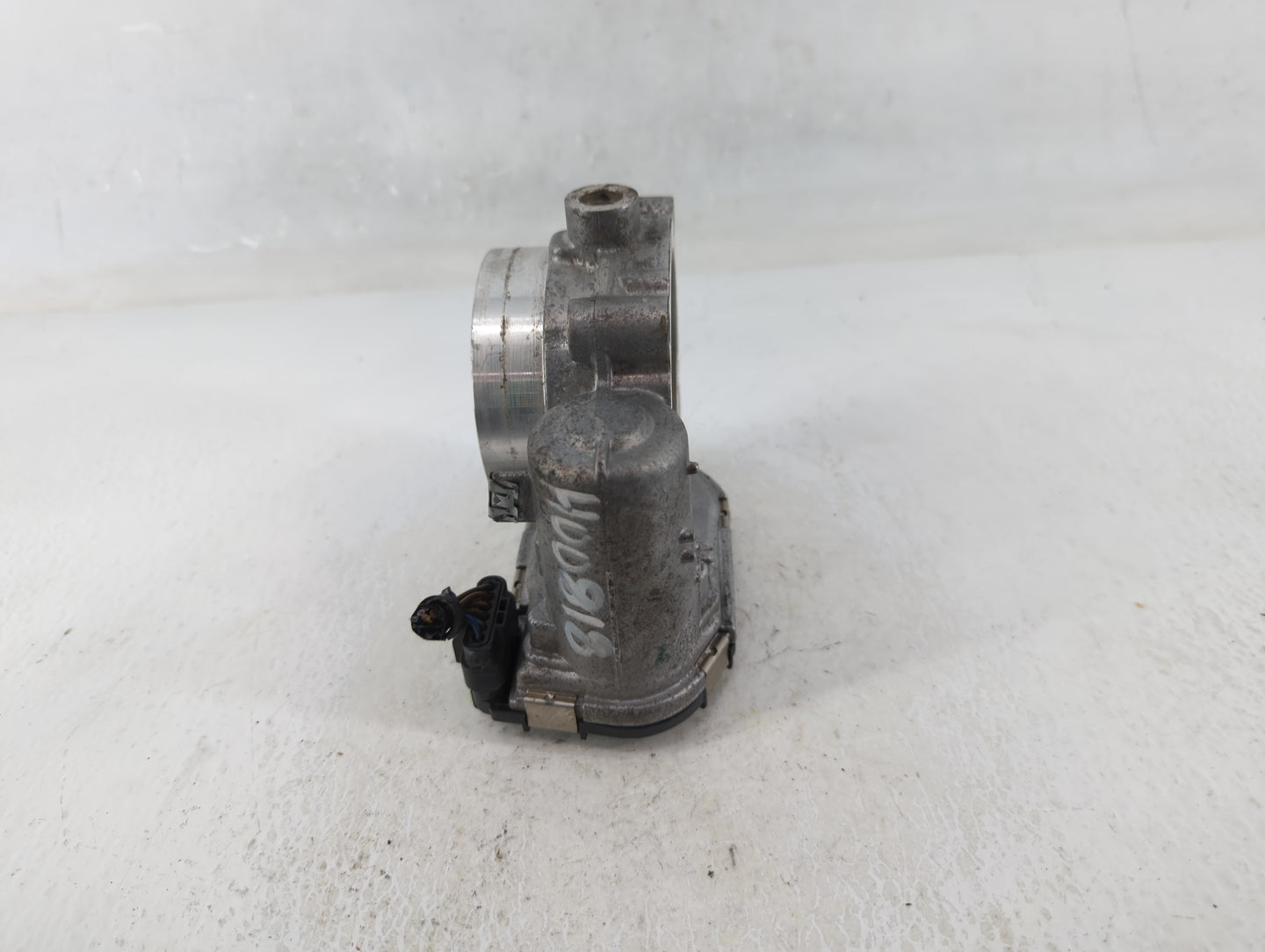 2016 Dodge Caravan Throttle Body P/N:05184349AC Fits Fits 2011 2012 2013 2014 2015 2017 2018 2019 2020 2021 2022 OEM Used Au