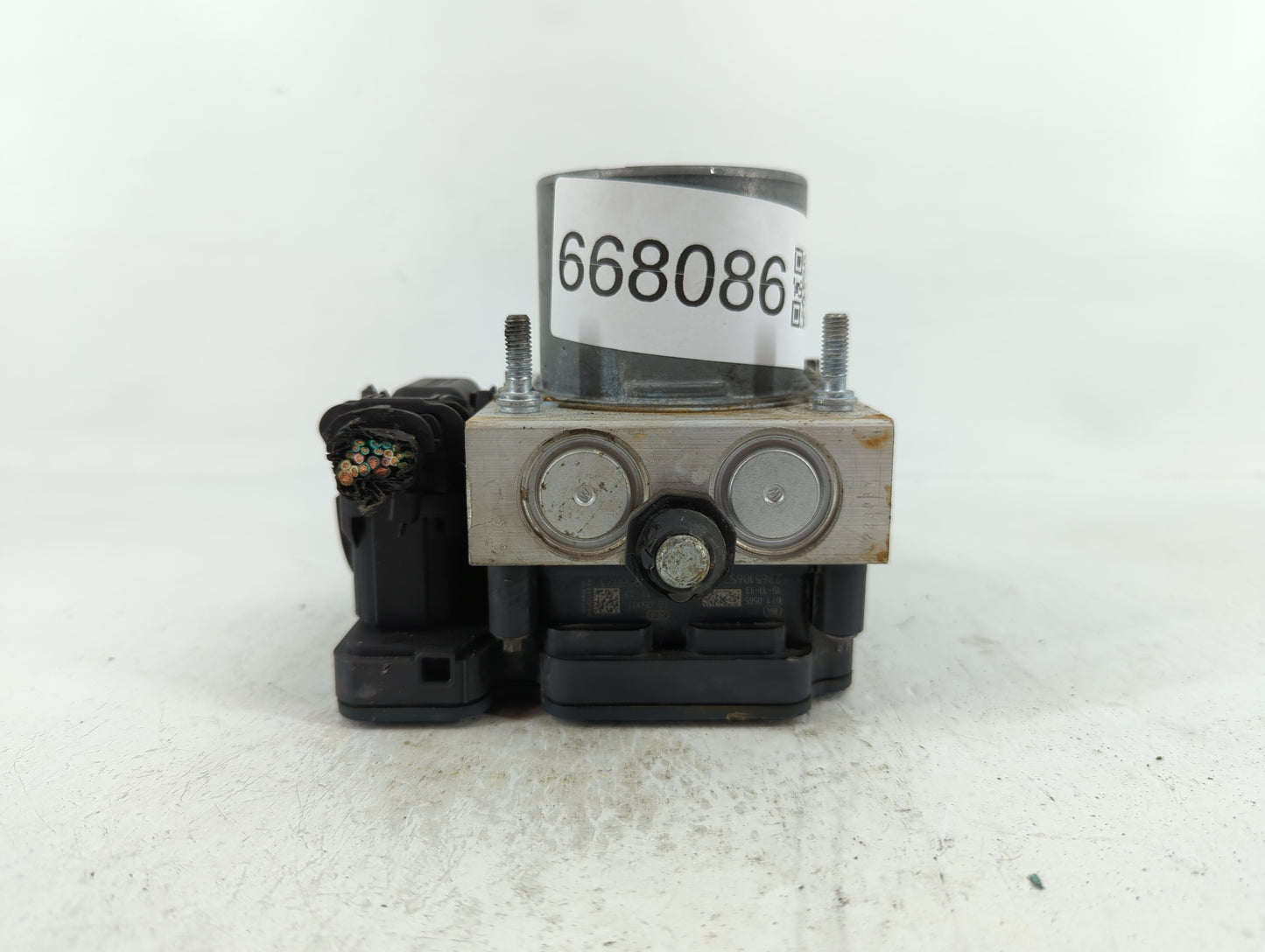 2016 Dodge Caravan ABS Pump Control Module Replacement P/N:P68183803AC Fits Fits 2015 2017 2018 2019 2020 OEM Used Auto Part