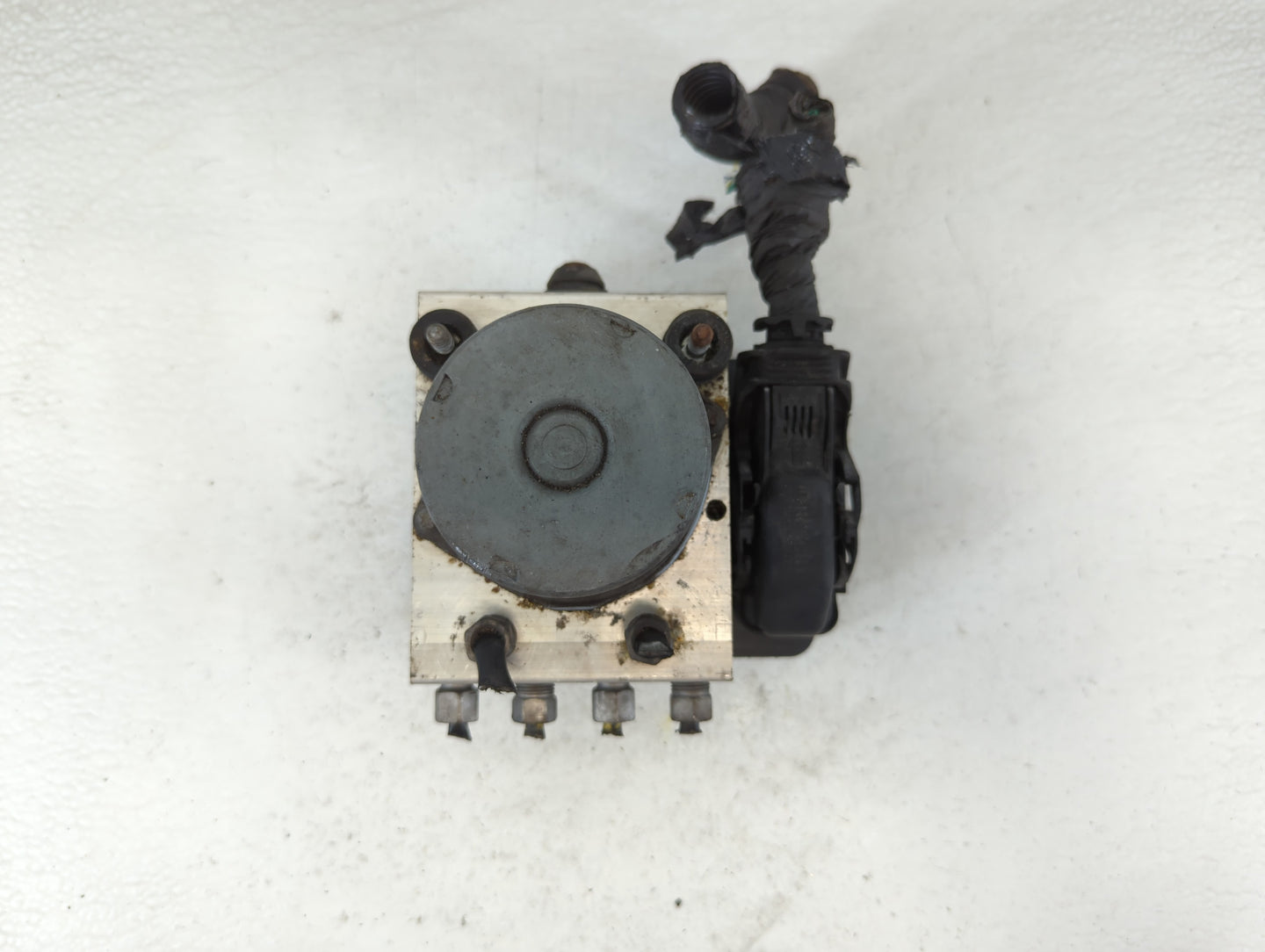 2016 Dodge Caravan ABS Pump Control Module Replacement P/N:P68183803AC Fits Fits 2015 2017 2018 2019 2020 OEM Used Auto Part