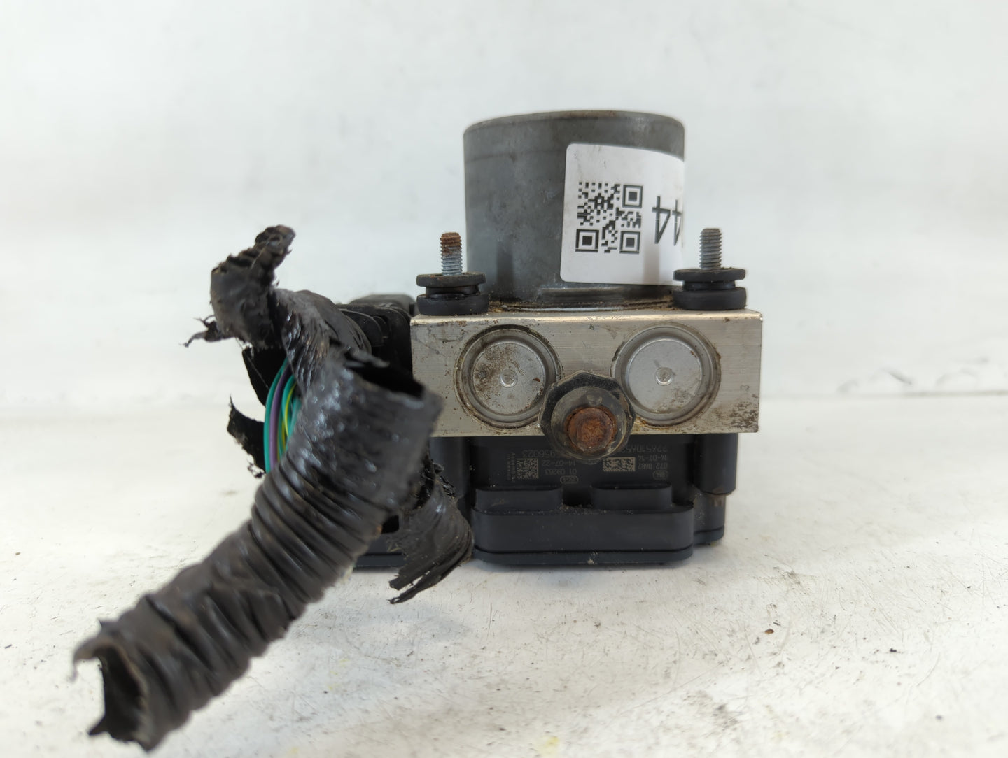 2016 Dodge Caravan ABS Pump Control Module Replacement P/N:P68183803AC Fits Fits 2015 2017 2018 2019 2020 OEM Used Auto Part