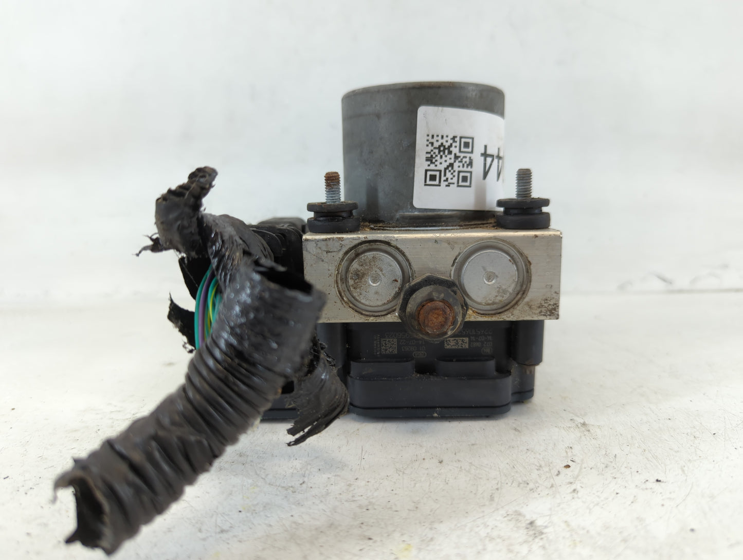 2016 Dodge Caravan ABS Pump Control Module Replacement P/N:P68183803AC Fits Fits 2015 2017 2018 2019 2020 OEM Used Auto Part