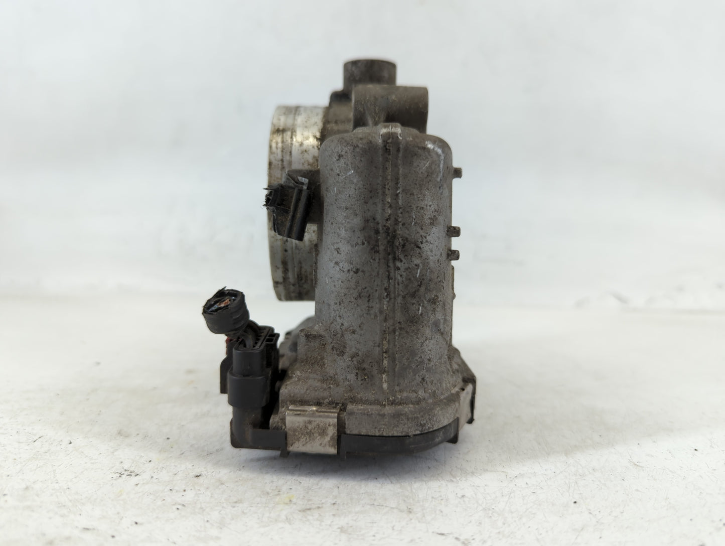 2016 Dodge Caravan Throttle Body P/N:05184349AC Fits Fits 2011 2012 2013 2014 2015 2017 2018 2019 2020 2021 2022 OEM Used Au