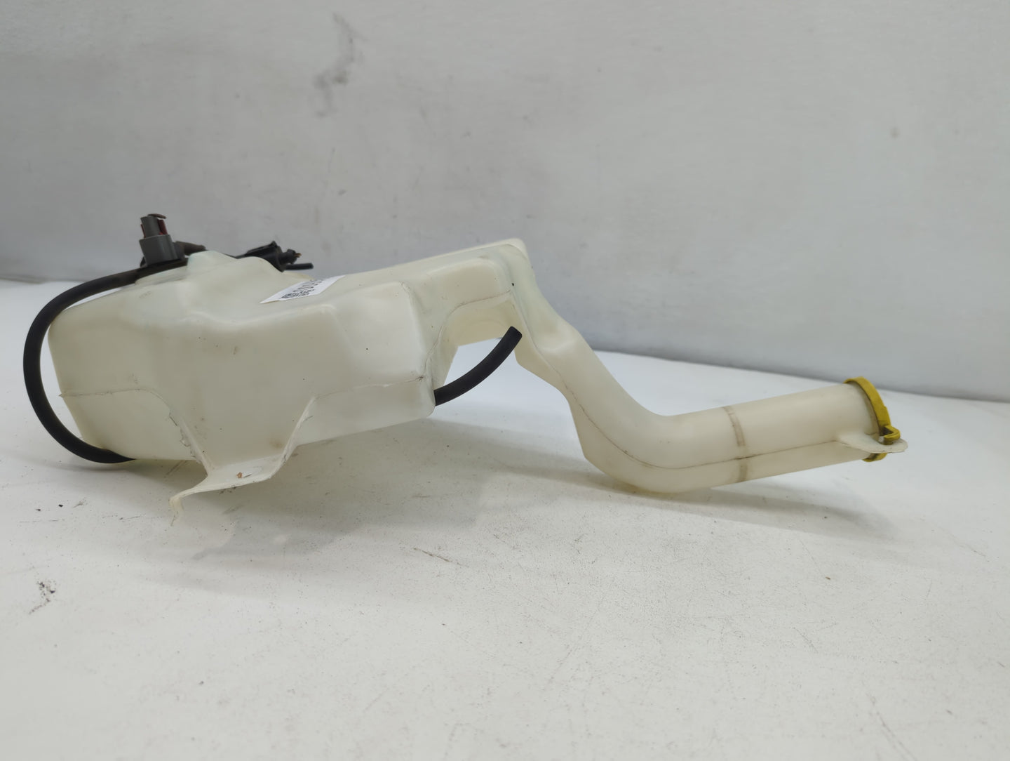 Dodge Caravan Windshield Washer Fluid Reservoir Bottle 681600 - Oemusedautoparts1.com