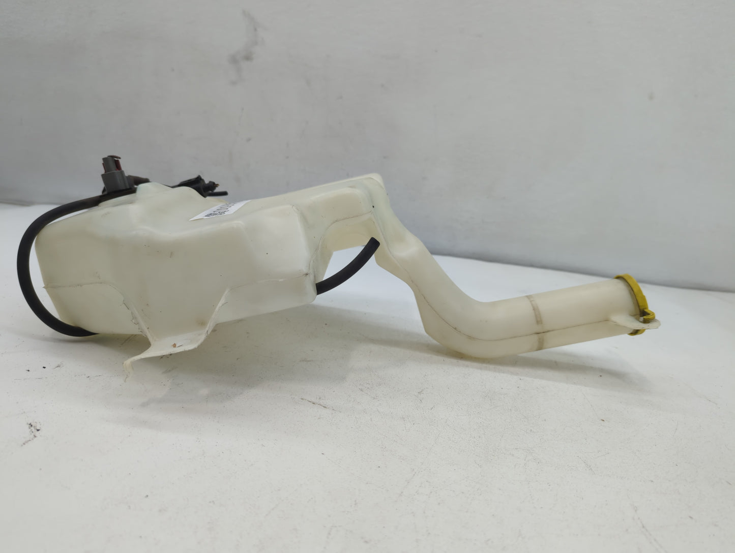 Dodge Caravan Windshield Washer Fluid Reservoir Bottle 681600 - Oemusedautoparts1.com