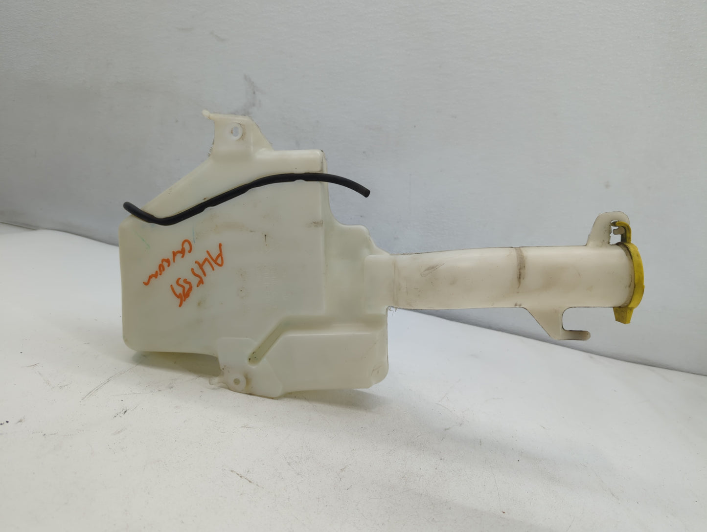 Dodge Caravan Windshield Washer Fluid Reservoir Bottle 681600 - Oemusedautoparts1.com