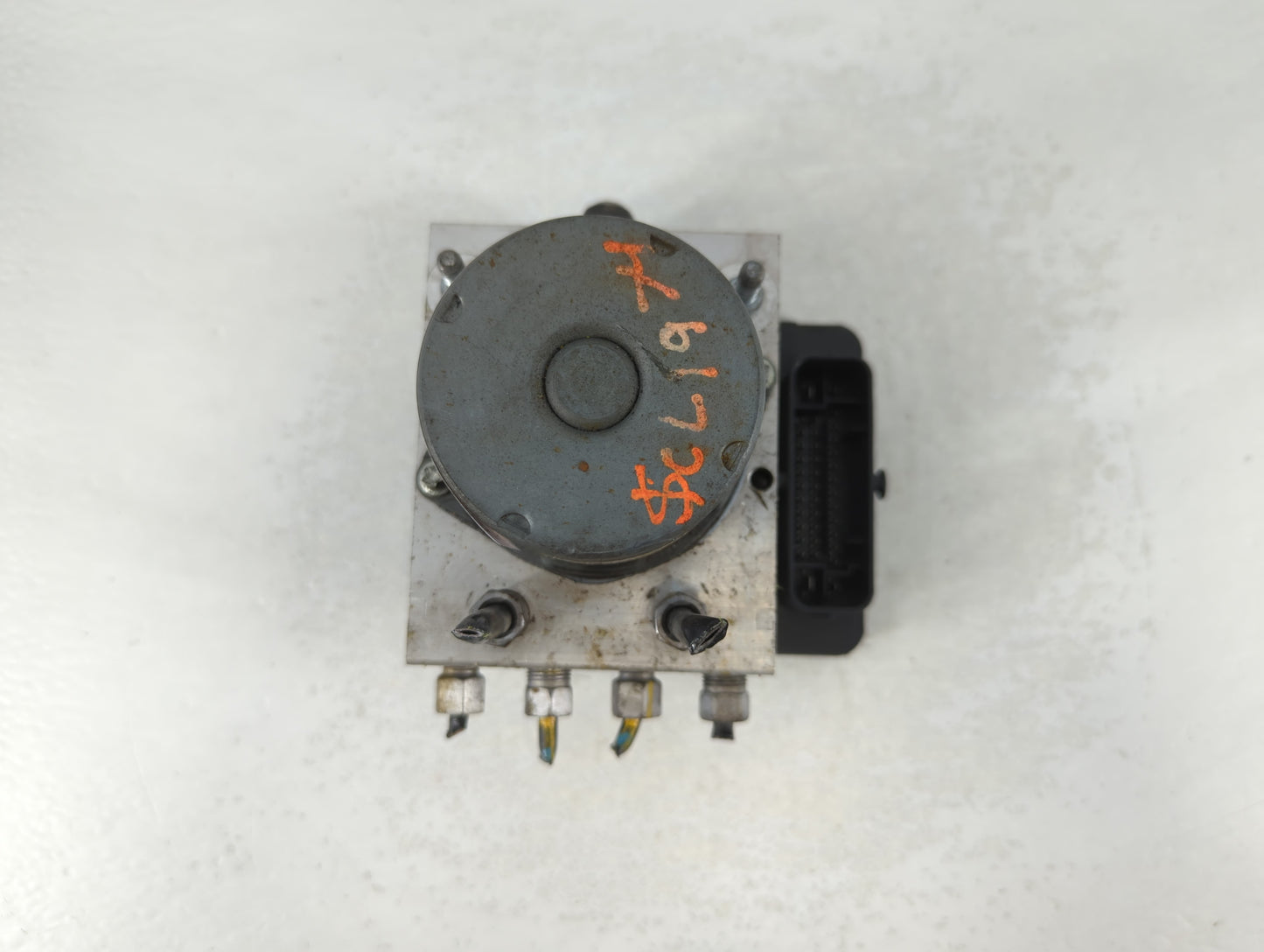 2016 Dodge Caravan ABS Pump Control Module Replacement P/N:P68183803AC Fits Fits 2015 2017 2018 2019 2020 OEM Used Auto Part