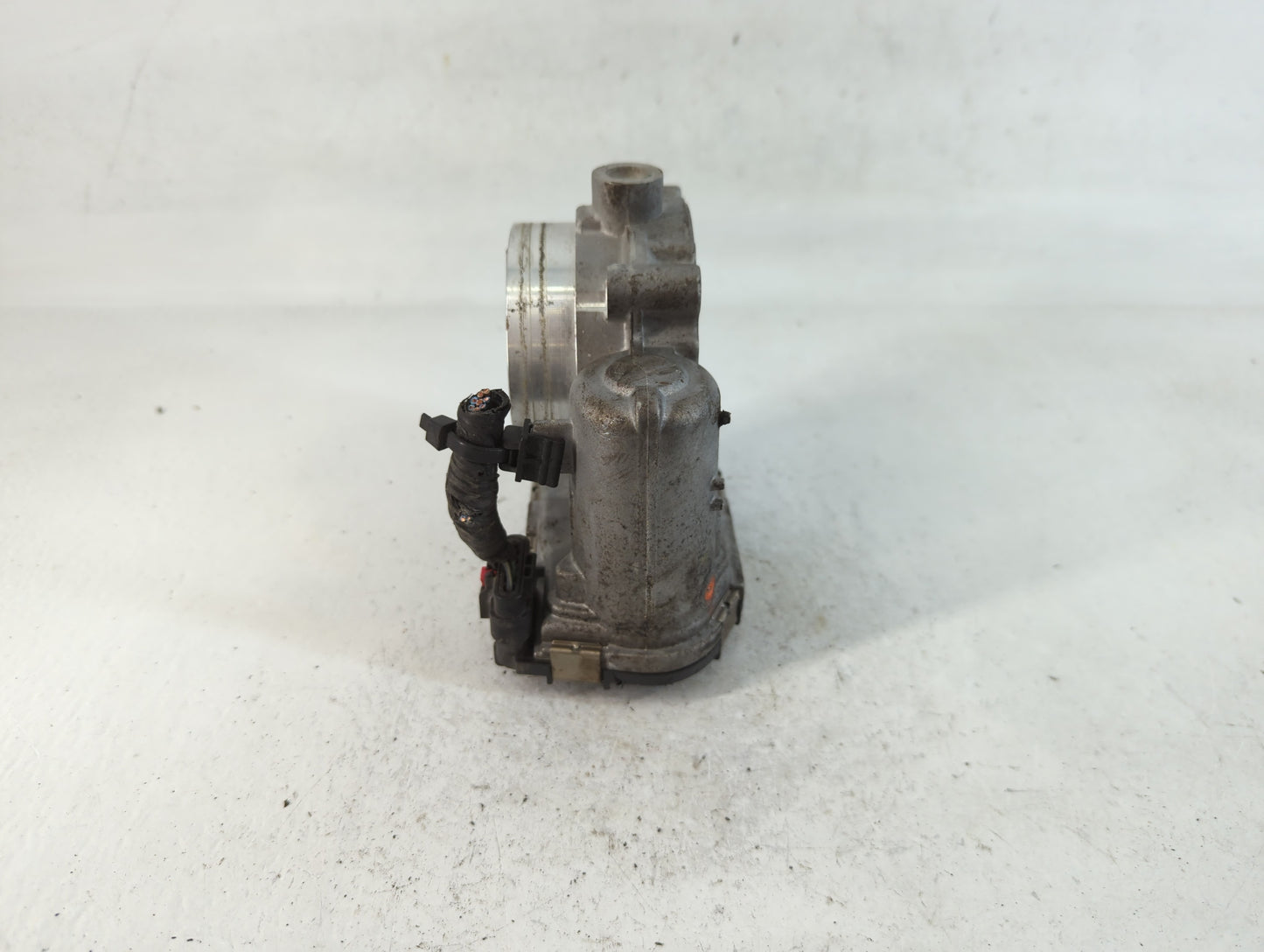 2016 Dodge Caravan Throttle Body P/N:05184349AC Fits Fits 2011 2012 2013 2014 2015 2017 2018 2019 2020 2021 2022 OEM Used Au