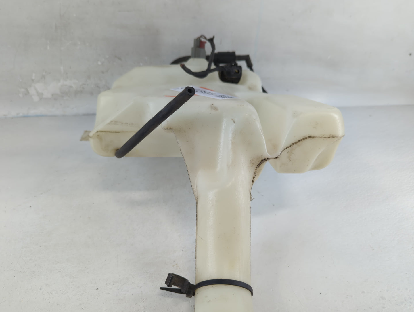 Dodge Caravan Windshield Washer Fluid Reservoir Bottle Oem - Oemusedautoparts1.com