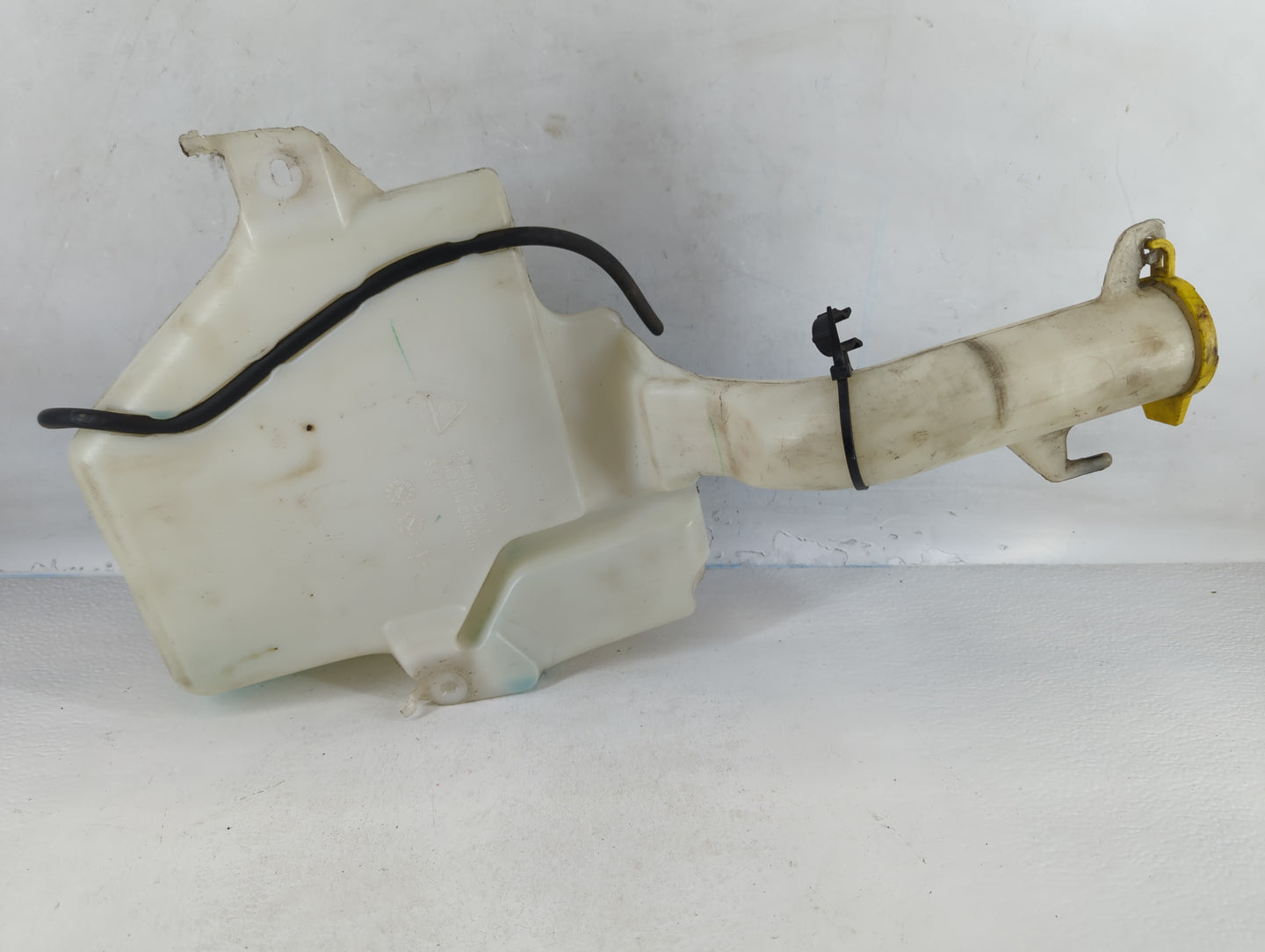 Dodge Caravan Windshield Washer Fluid Reservoir Bottle Oem - Oemusedautoparts1.com