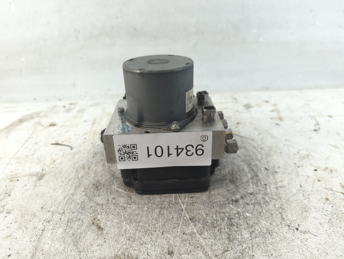 2016 Dodge Caravan ABS Pump Control Module Replacement P/N:P68183803AC Fits Fits 2015 2017 2018 2019 2020 OEM Used Auto Part