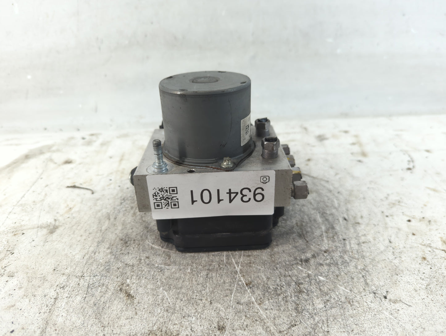 2016 Dodge Caravan ABS Pump Control Module Replacement P/N:P68183803AC Fits Fits 2015 2017 2018 2019 2020 OEM Used Auto Part