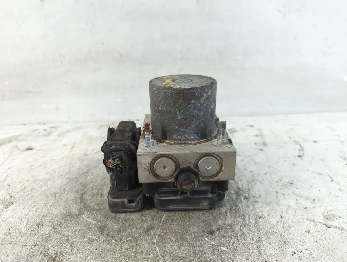 2016 Dodge Caravan Anti-Lock Brake ABS Pump Module Actuator OEM P/N:P68183803AC Fits Fits 2015 2017 2018 2019 2020 OEM Used 