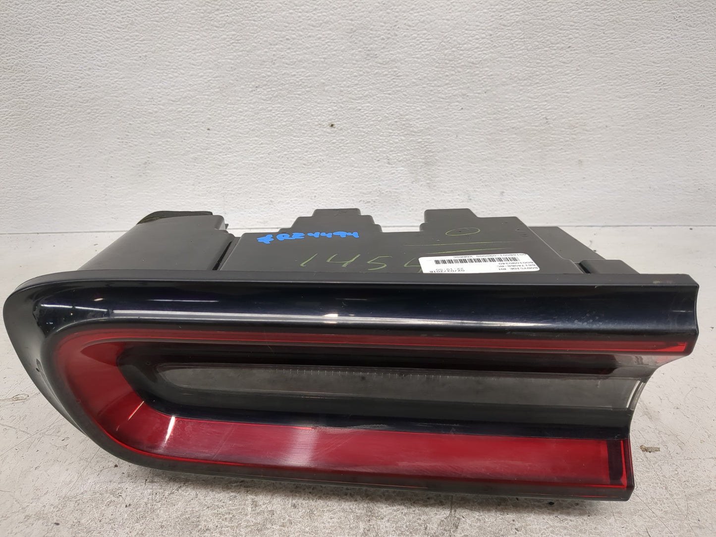 2015-2022 Dodge Challenger Tail Light Assembly Passenger Right OEM P/N:68174068-AC Fits OEM Used Auto Parts - Oemusedautopar