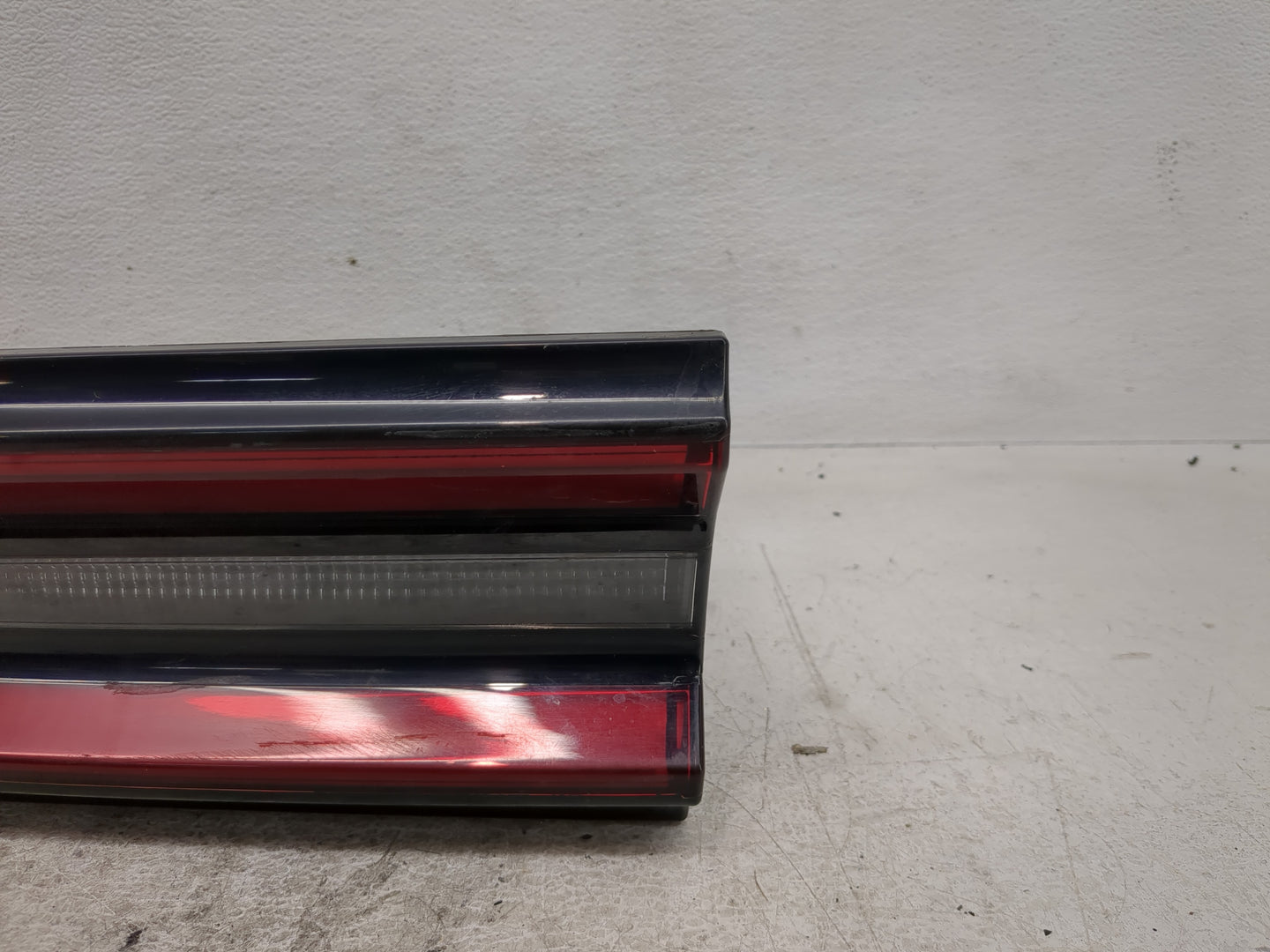 2015-2022 Dodge Challenger Tail Light Assembly Passenger Right OEM P/N:68174068-AC Fits OEM Used Auto Parts - Oemusedautopar