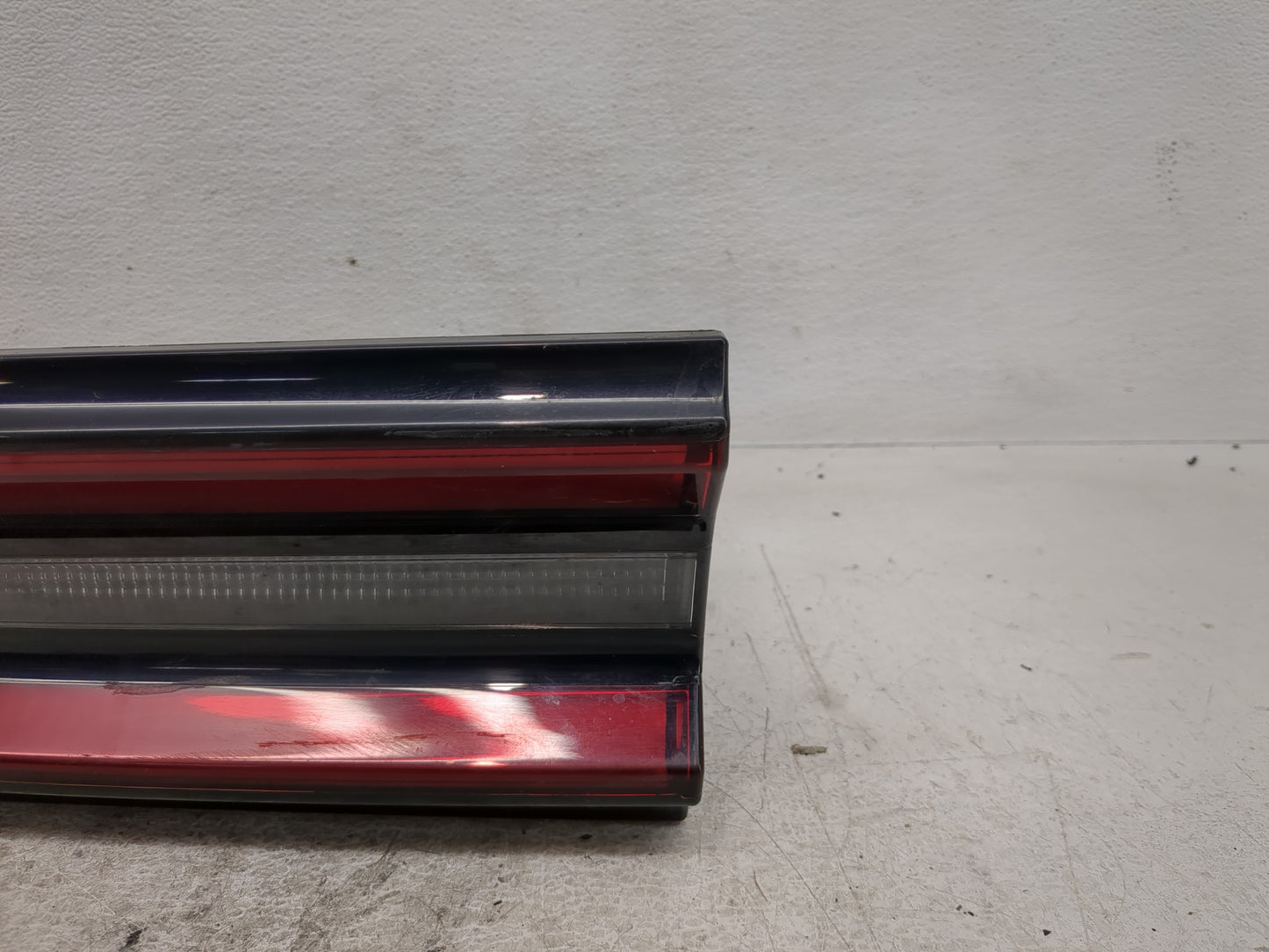 2015-2022 Dodge Challenger Tail Light Assembly Passenger Right OEM P/N:68174068-AC Fits OEM Used Auto Parts - Oemusedautopar