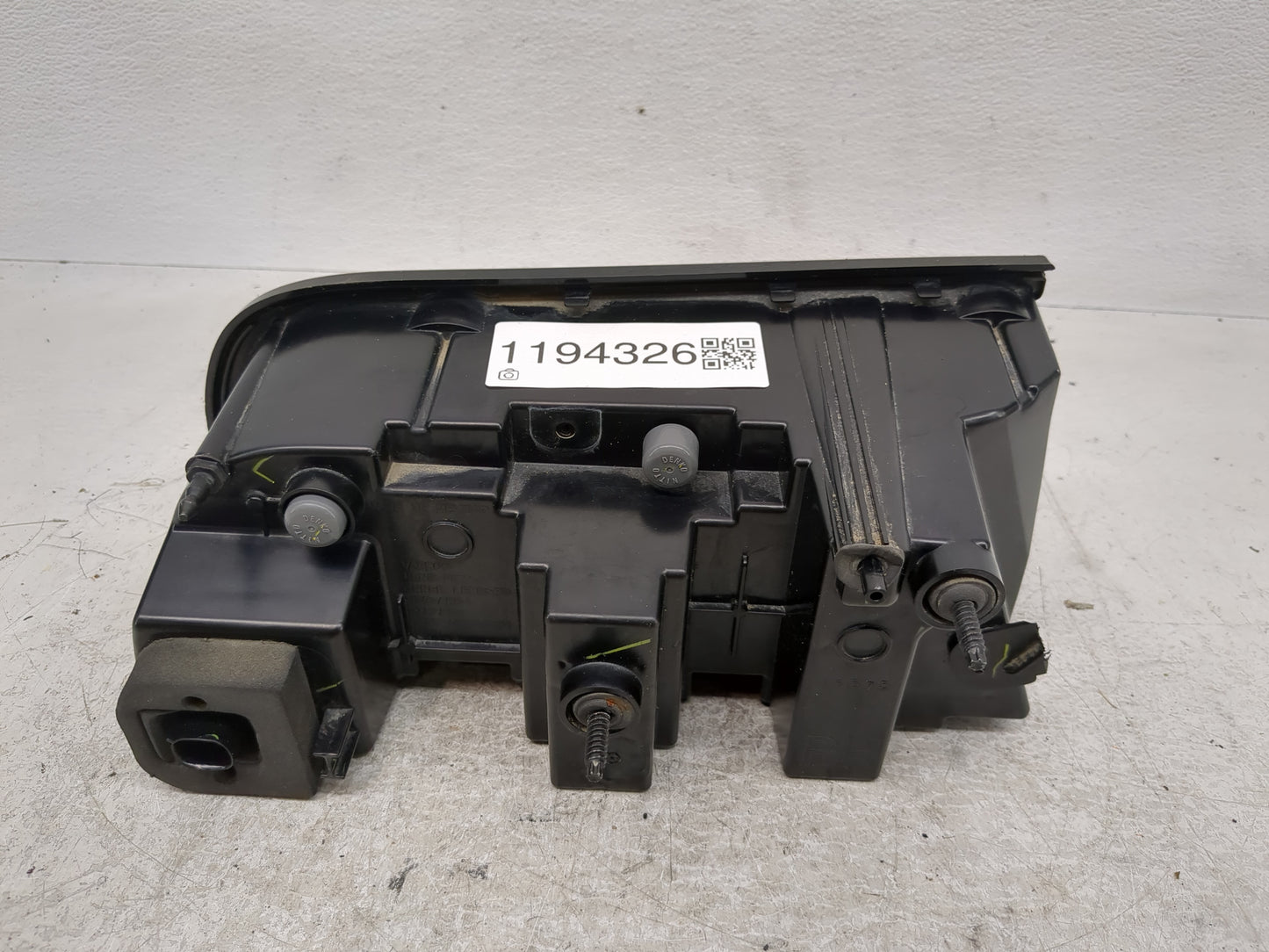 2015-2022 Dodge Challenger Tail Light Assembly Passenger Right OEM P/N:68174068-AC Fits OEM Used Auto Parts - Oemusedautopar