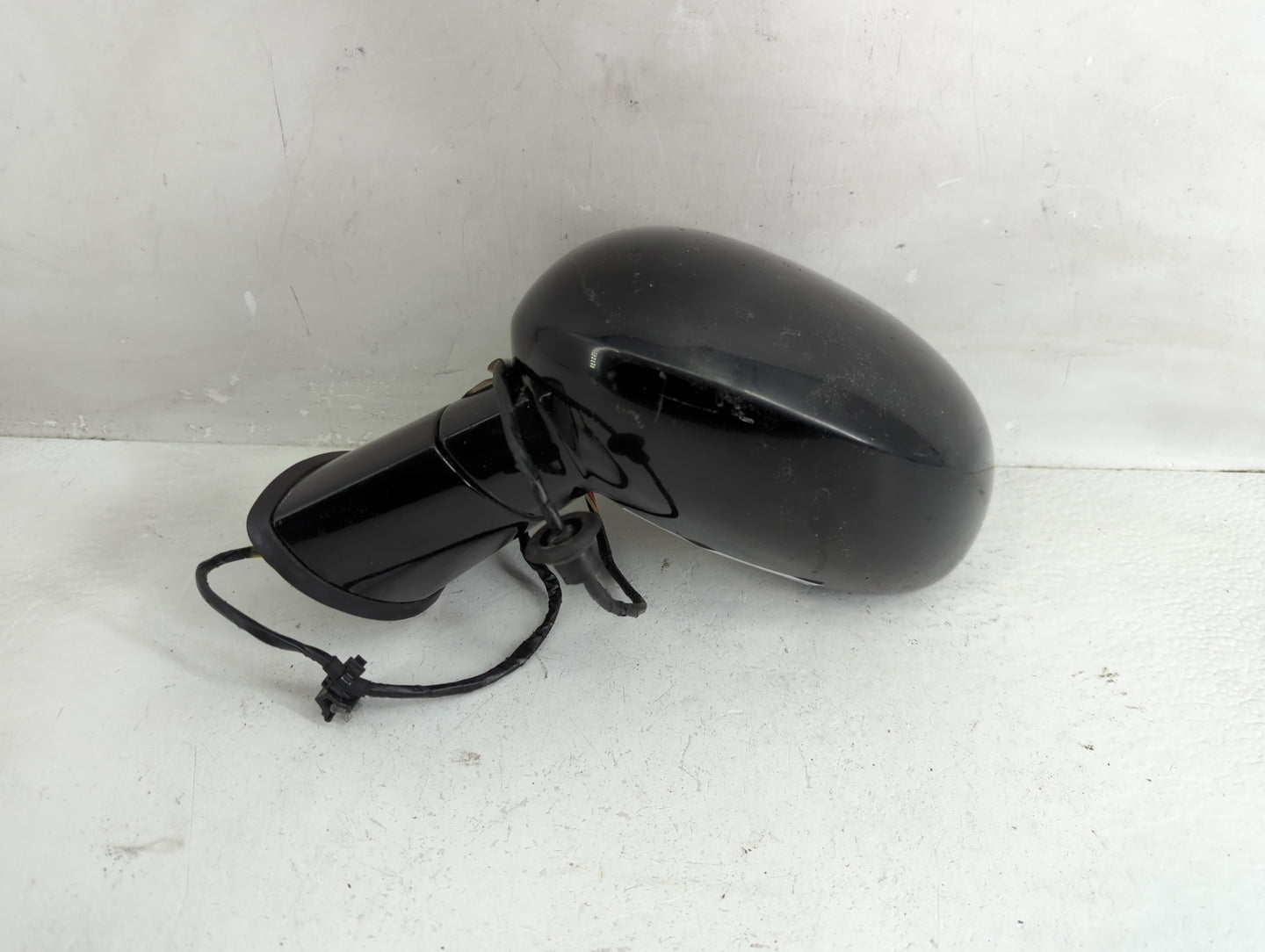 2015-2019 Dodge Challenger Driver Side View Mirror - Left Door Mirror OEM Used - Oemusedautoparts1.com