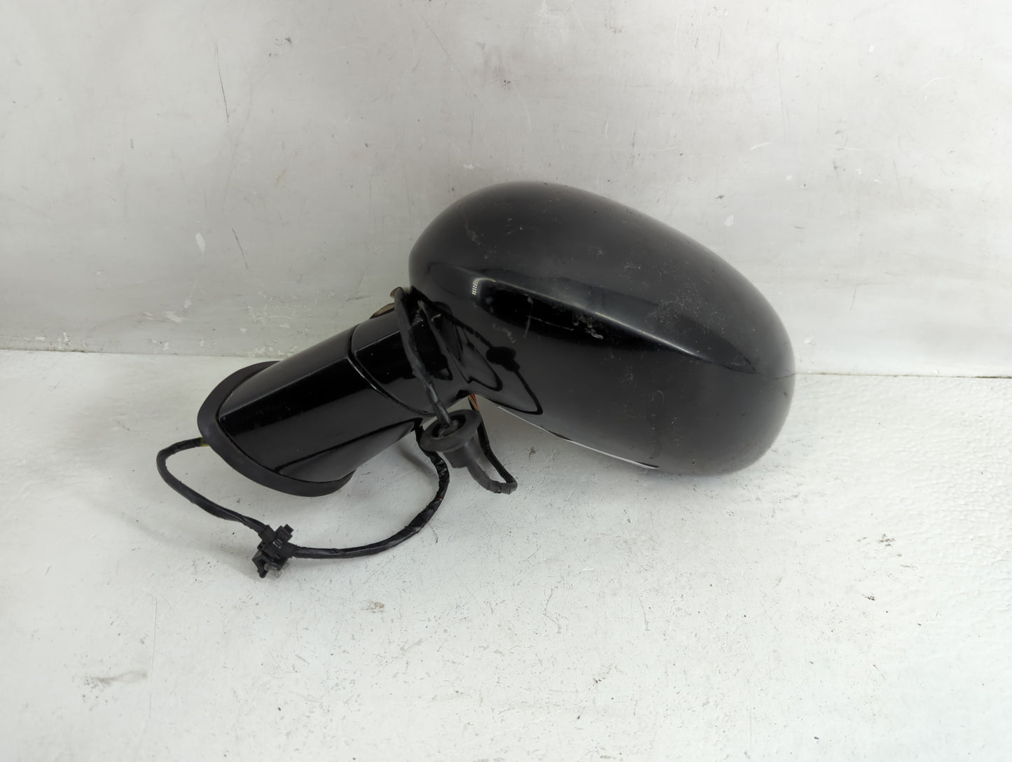 2015-2019 Dodge Challenger Driver Side View Mirror - Left Door Mirror OEM Used - Oemusedautoparts1.com
