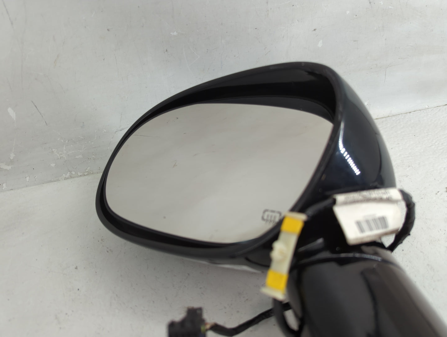 2015-2019 Dodge Challenger Driver Side View Mirror - Left Door Mirror OEM Used - Oemusedautoparts1.com