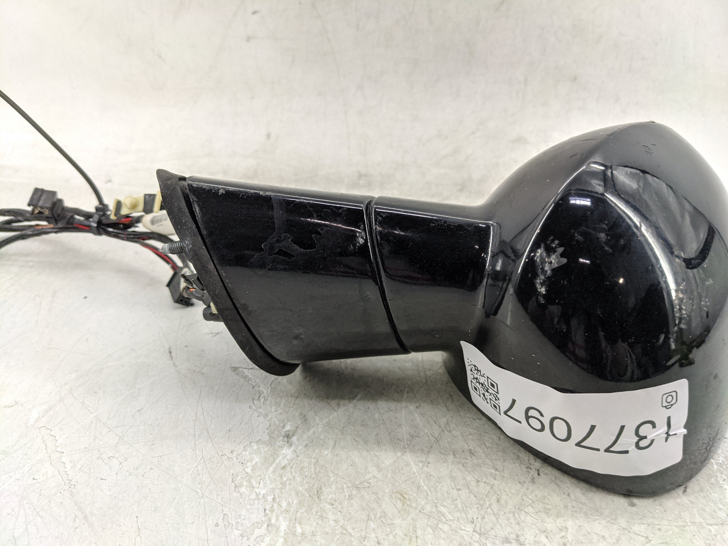 2015-2019 Dodge Challenger Driver Side View Mirror - Left Door Mirror OEM Used - Oemusedautoparts1.com